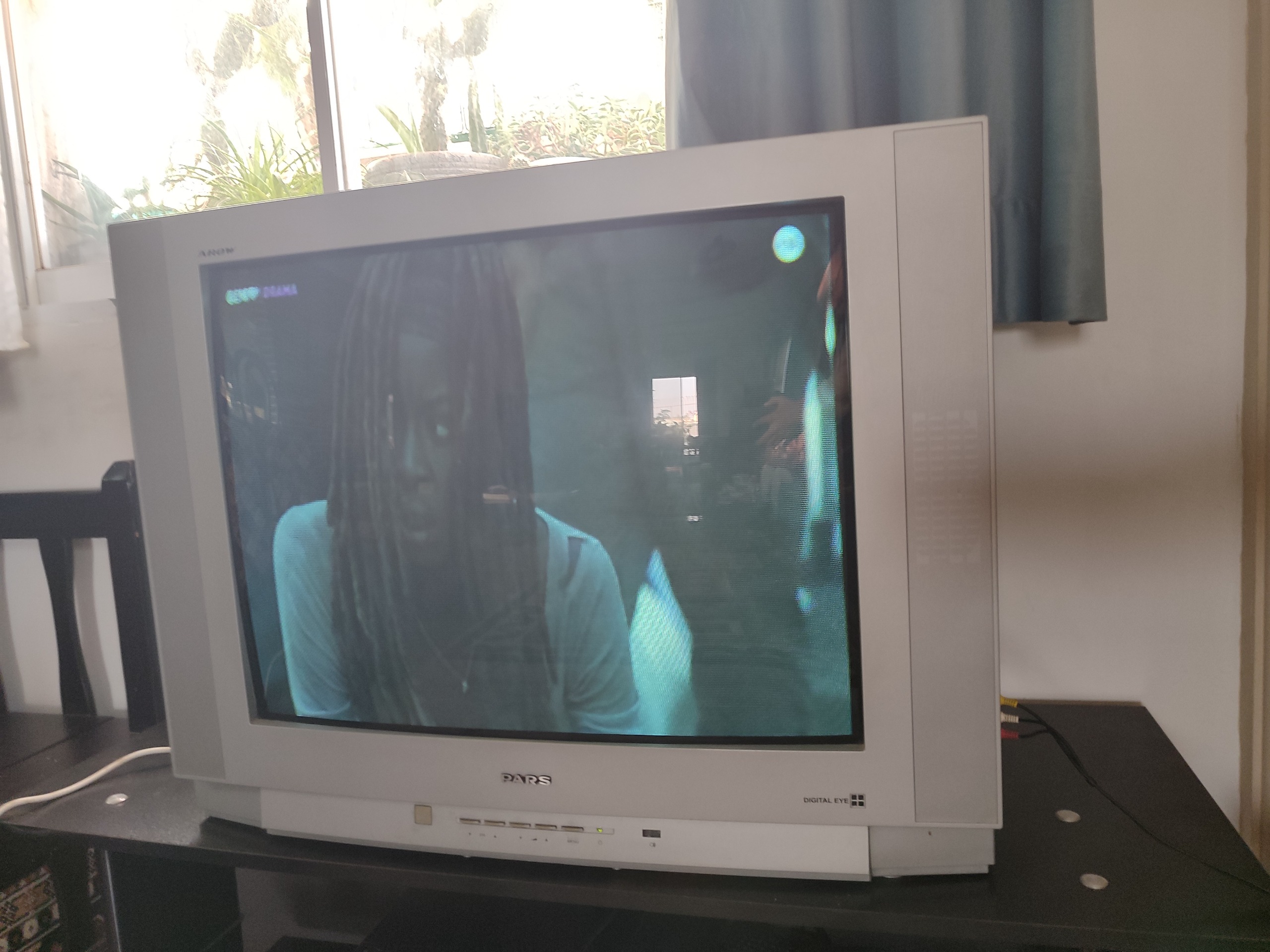 تلویزیون 29 اینچ پارس