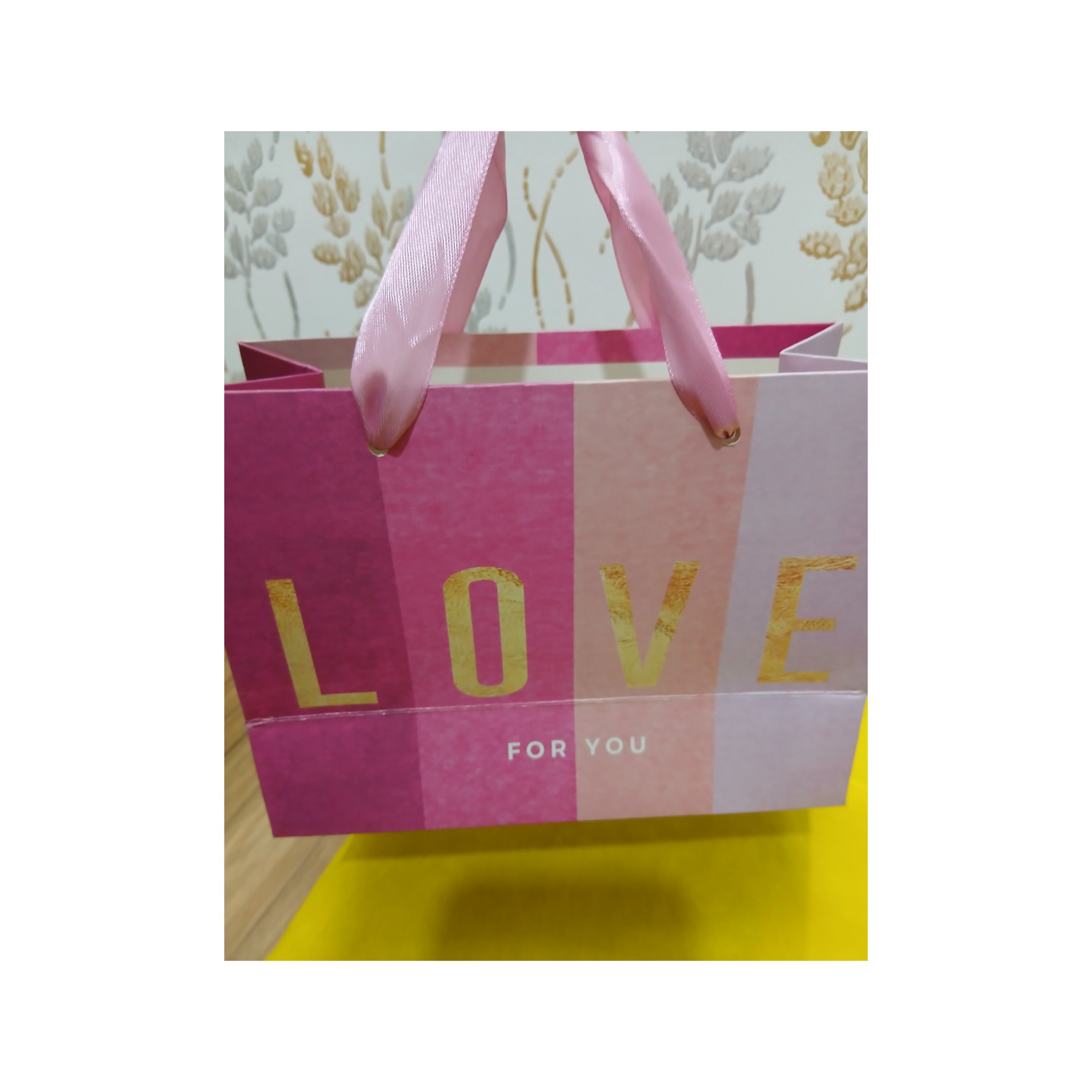 جعبه کادویی هدیه باکس بگ هدیه صورتی تولد