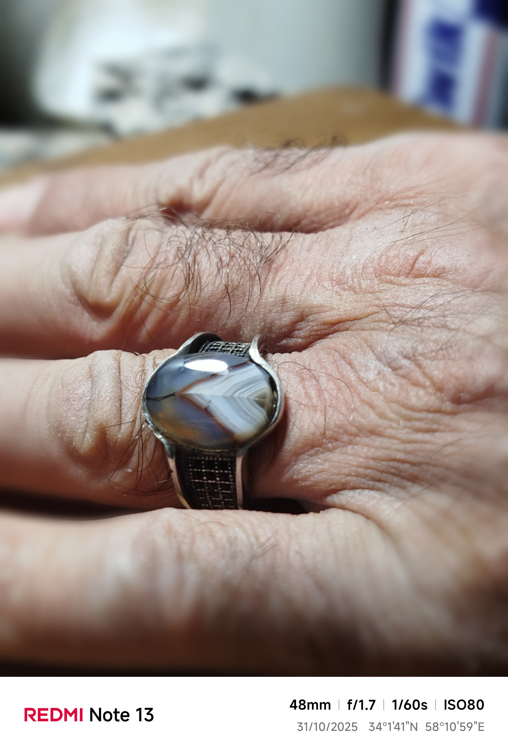 انگشتر مردانه با نگین عقیق سلیمانی رنگی