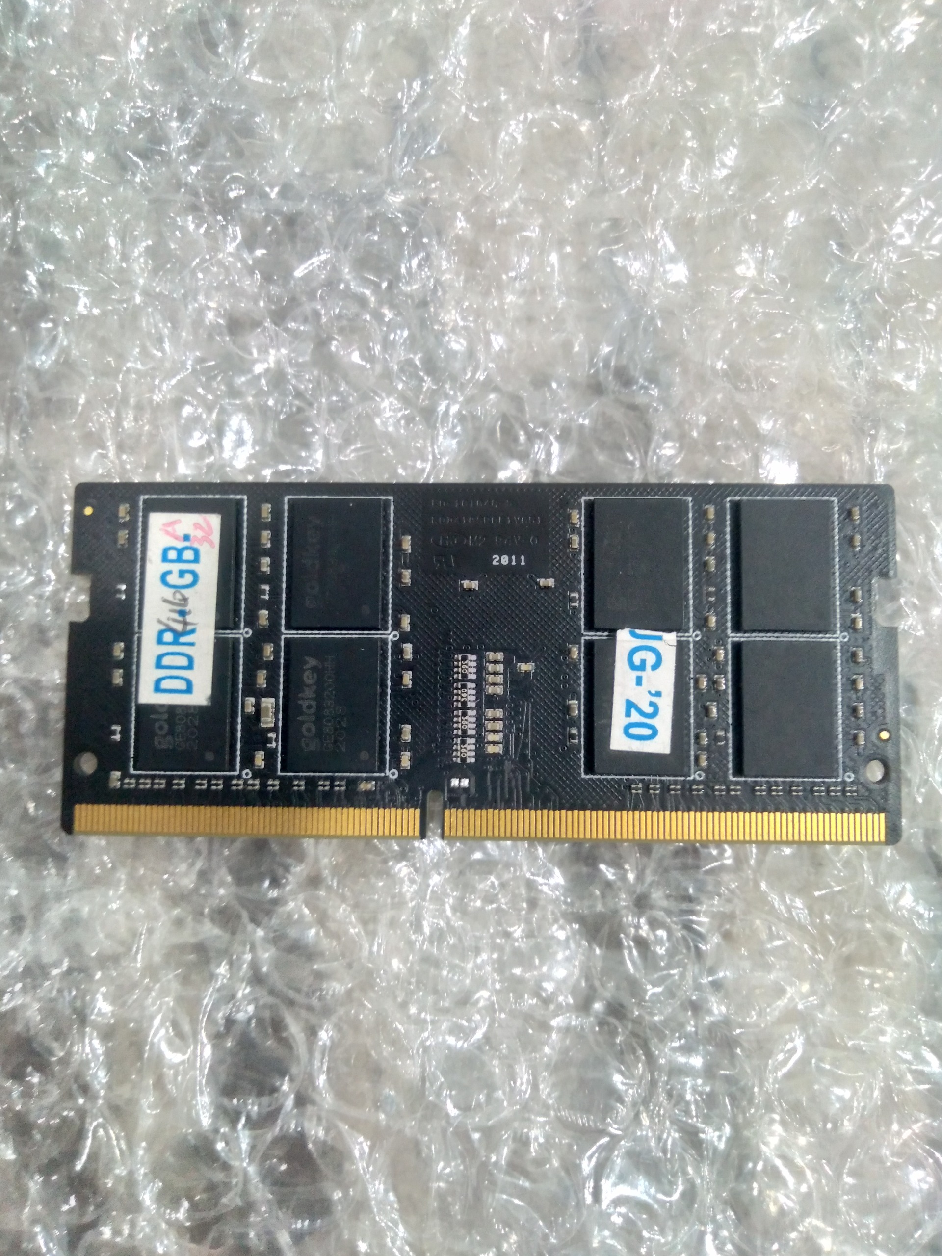 2 عدد رم 16 گیگ و 4 گیگ ddr4 لپ تاپ
