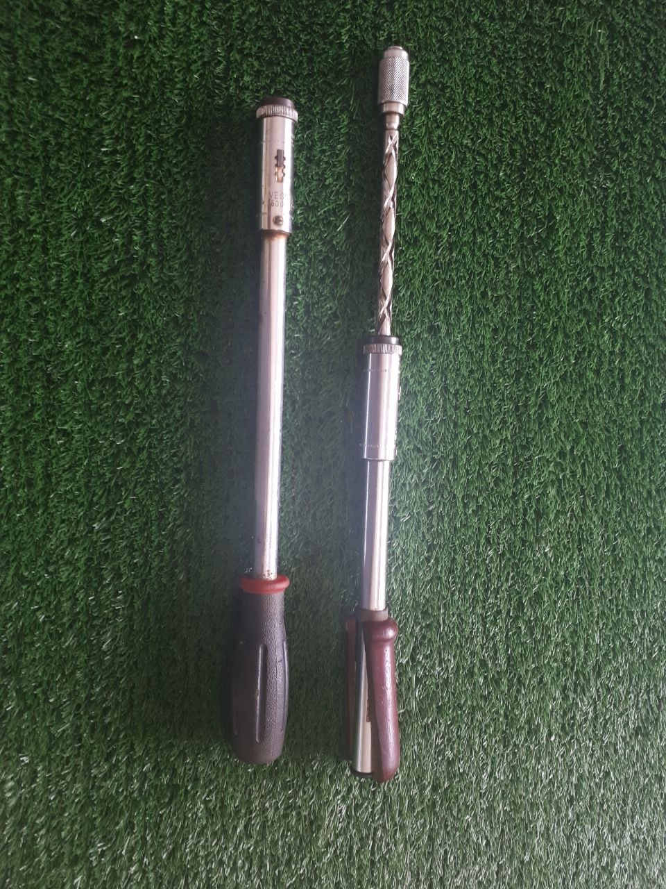 پیچ گوشتی فشاری