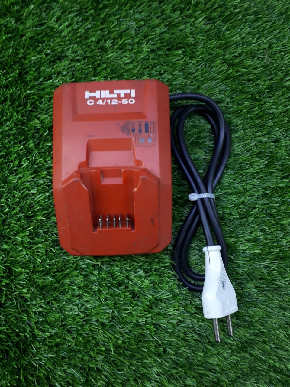 شارژر 12 ولت هیلتی