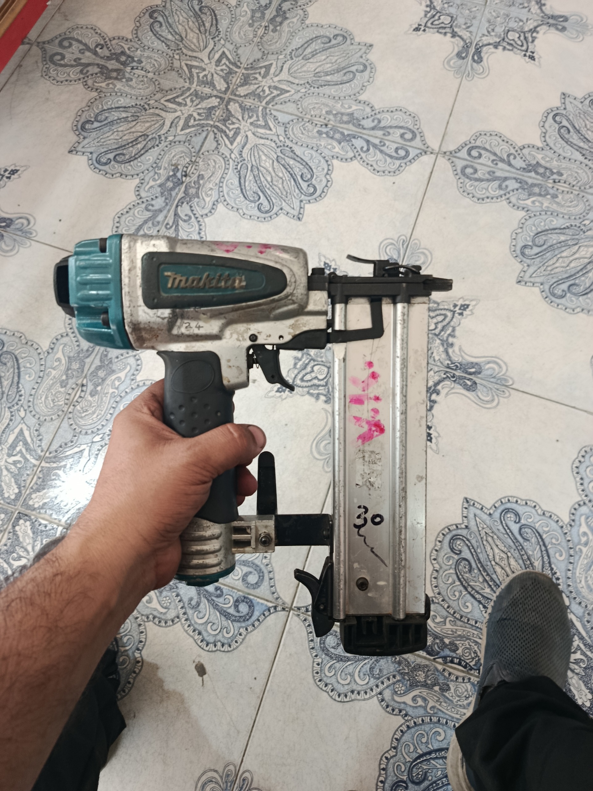 میخ کوب ماکیتا