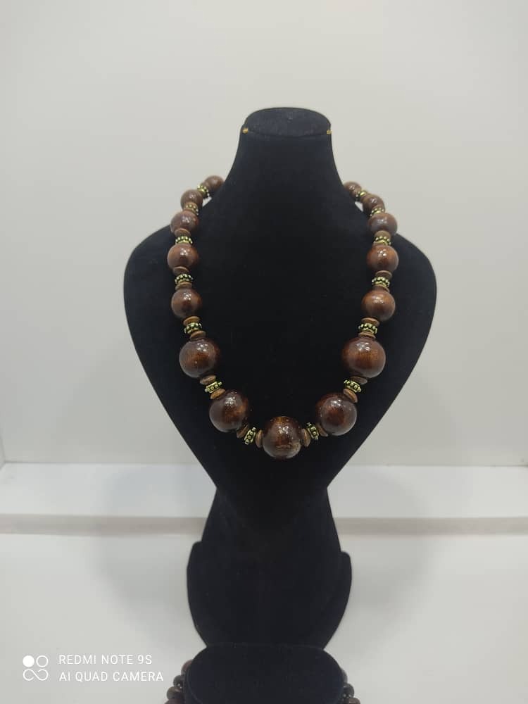 فروش گردنبند و دستبند