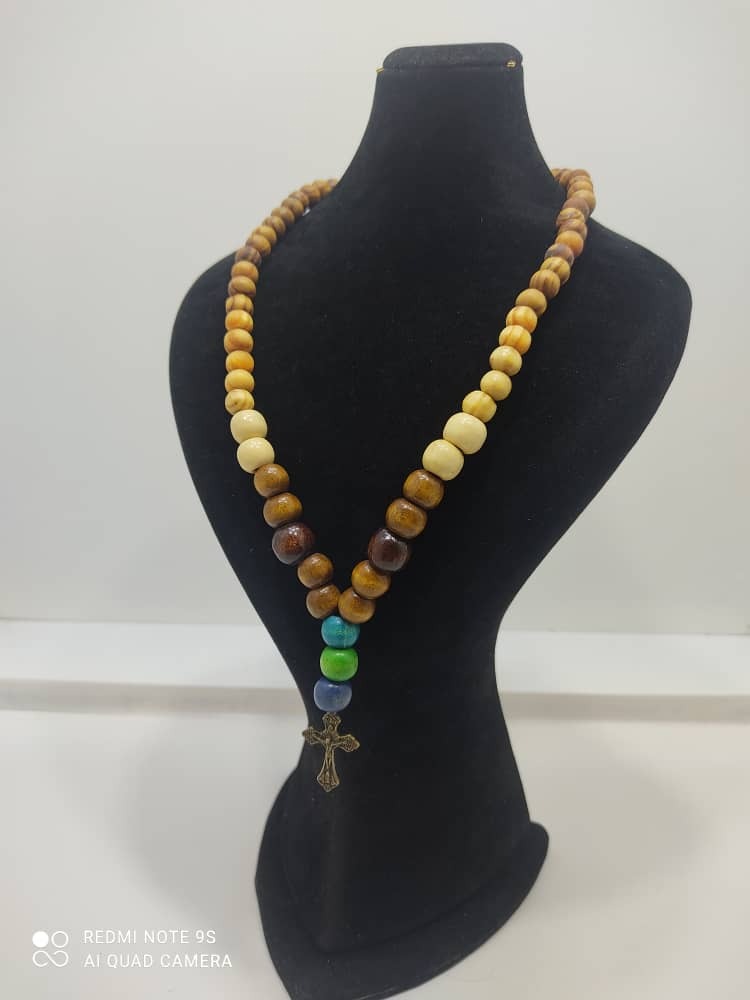 فروش گردنبند چوب رنگی