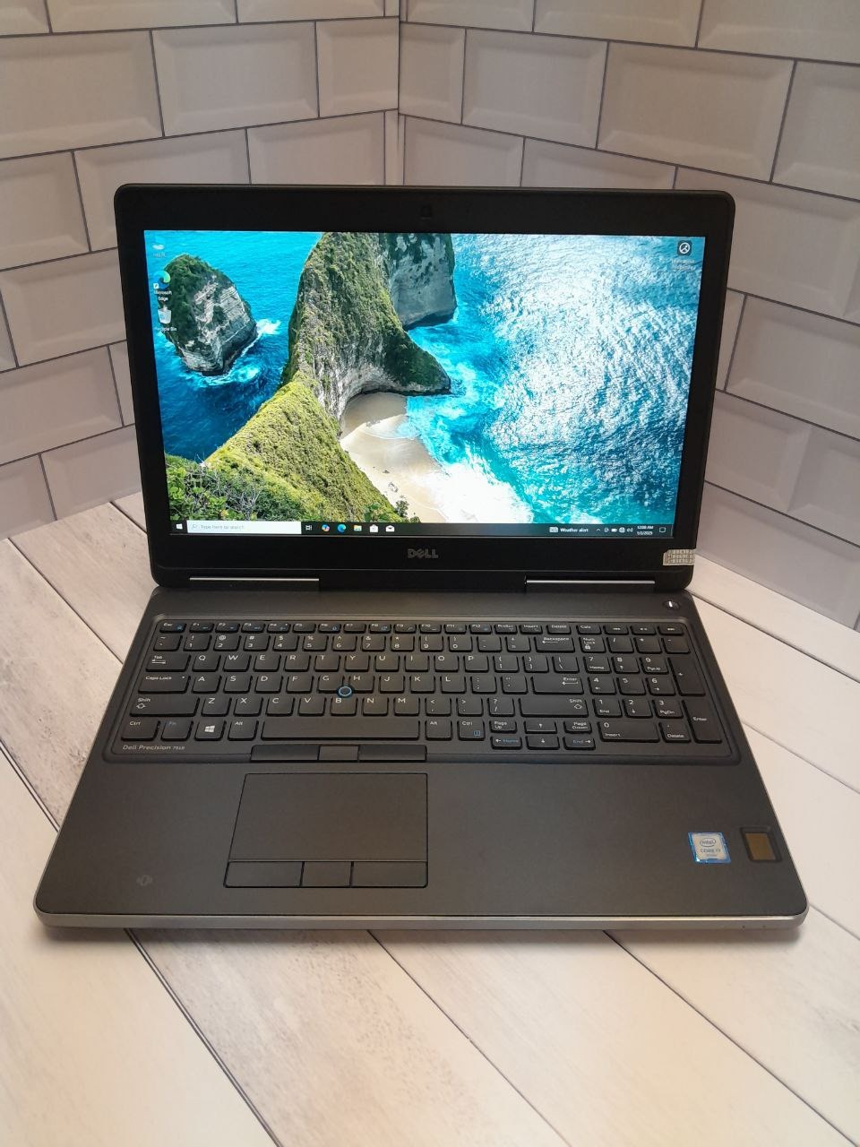 لپ تاپ Dell7510 با 4 گیگ گرافیک مجزا 4K