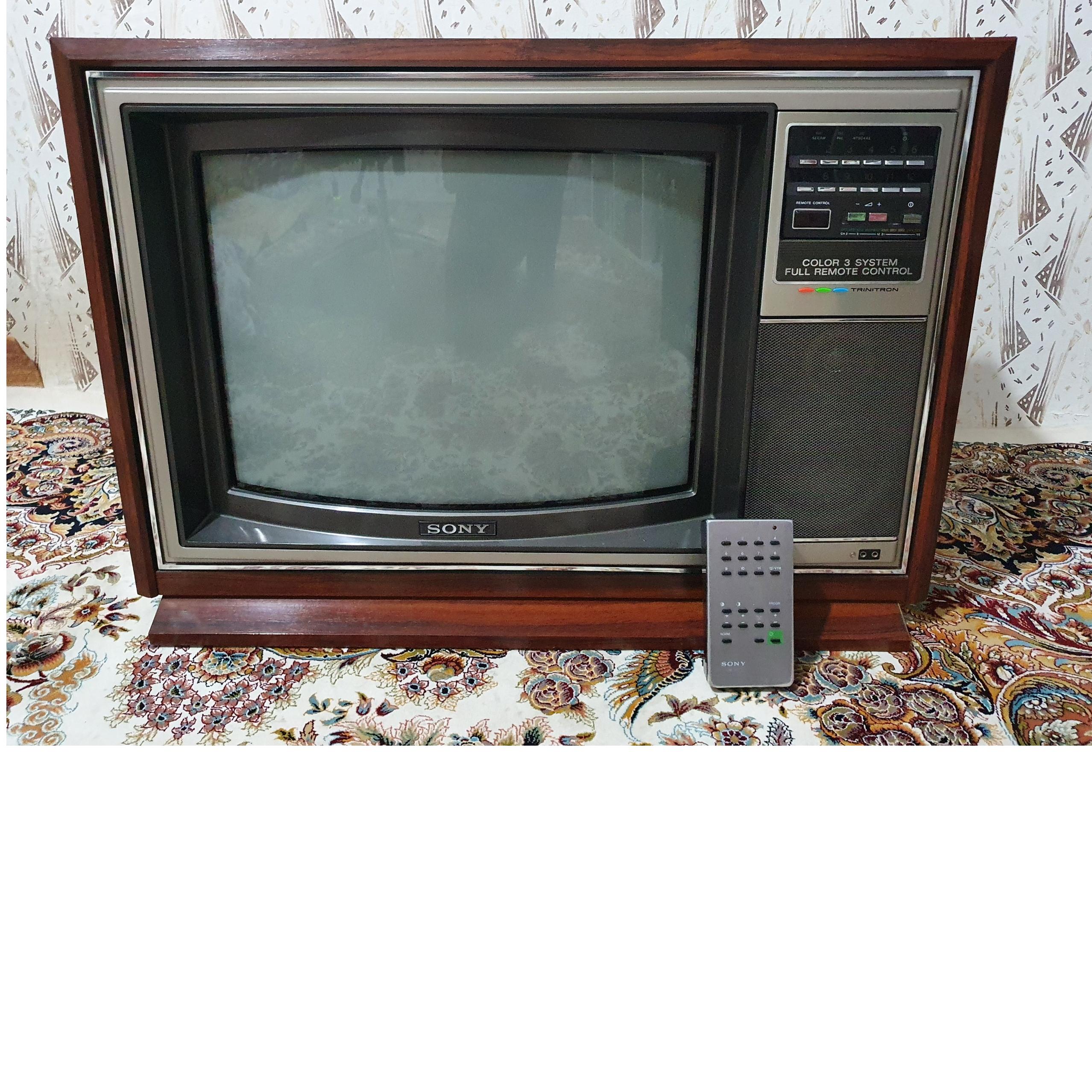 تلوزیون چوبی در حد اکبند سونی با کنترول