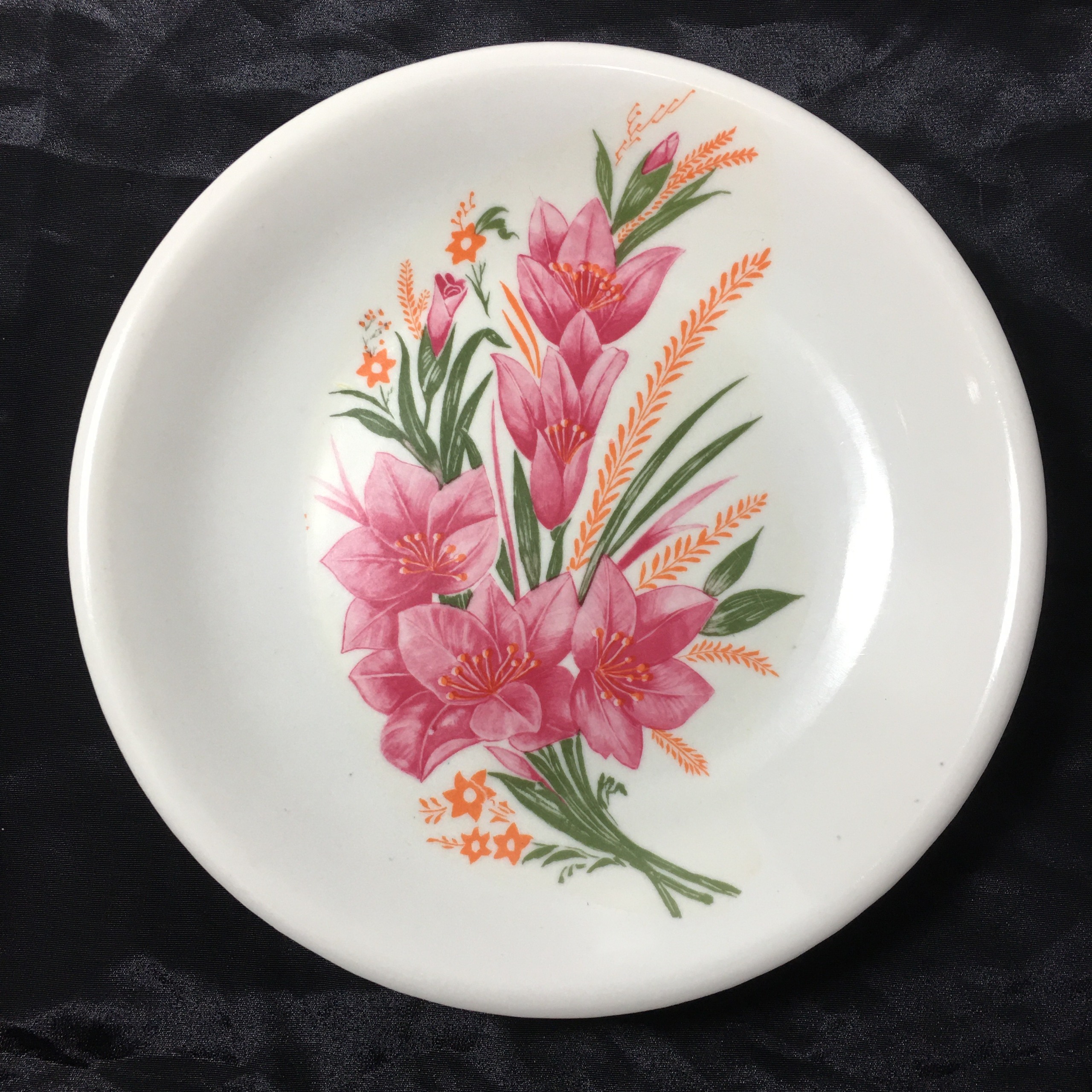 بشقاب قدیمی ملامین با طرح گل