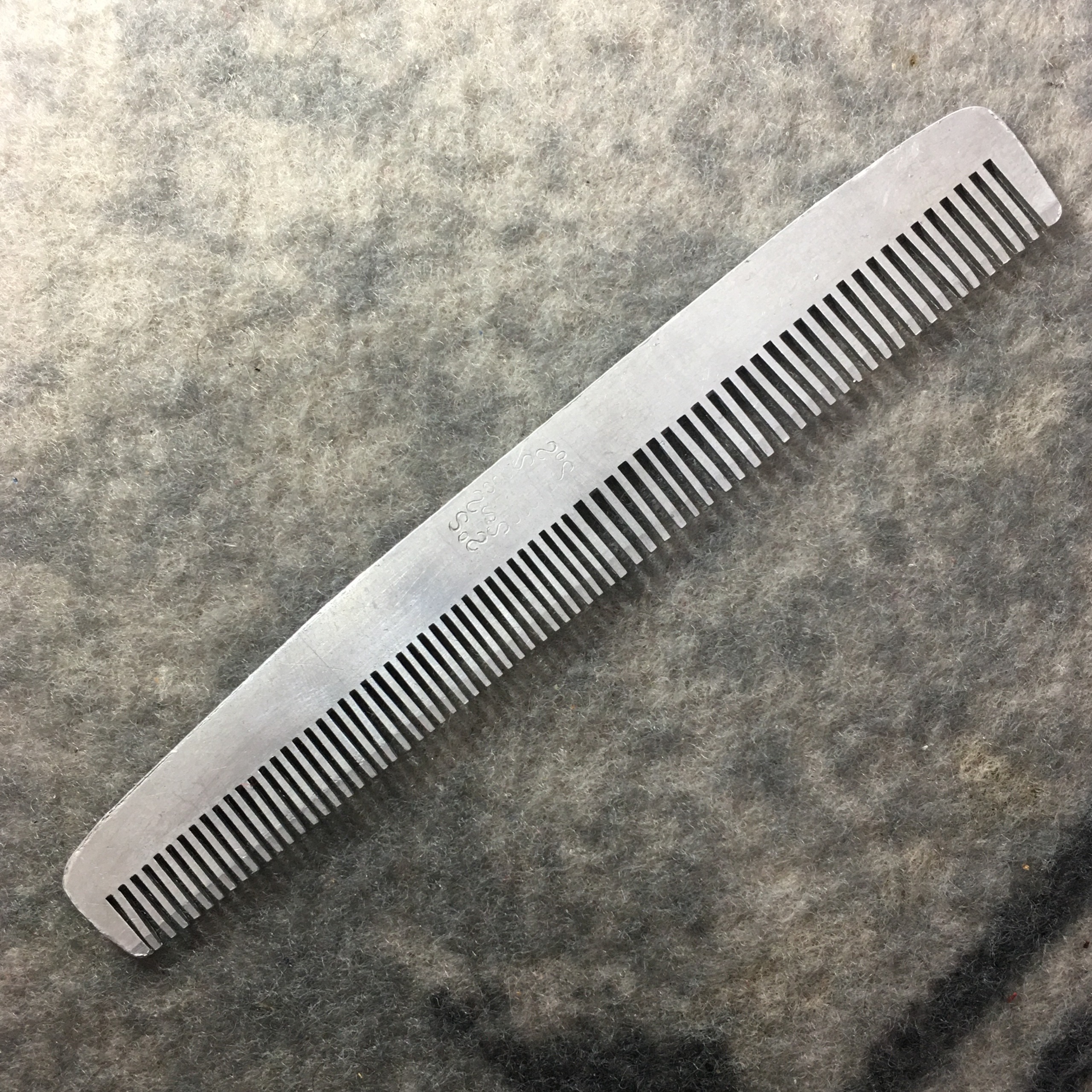 شانه قدیمی آلومینیومی کلکسیونی