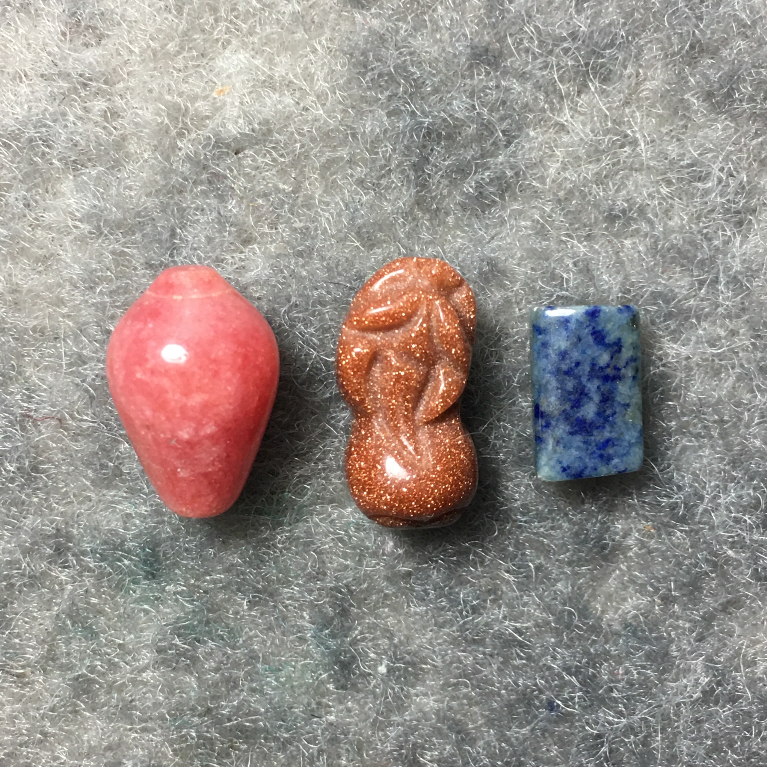 مجموعه سه عدد سنگ تزئینی تراش خورده