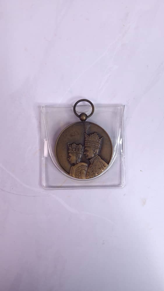 مدال برنز آویز تاجگذاری 1346