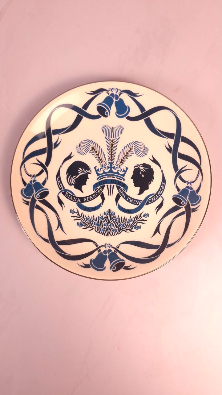 بشقاب یادبود وجوود