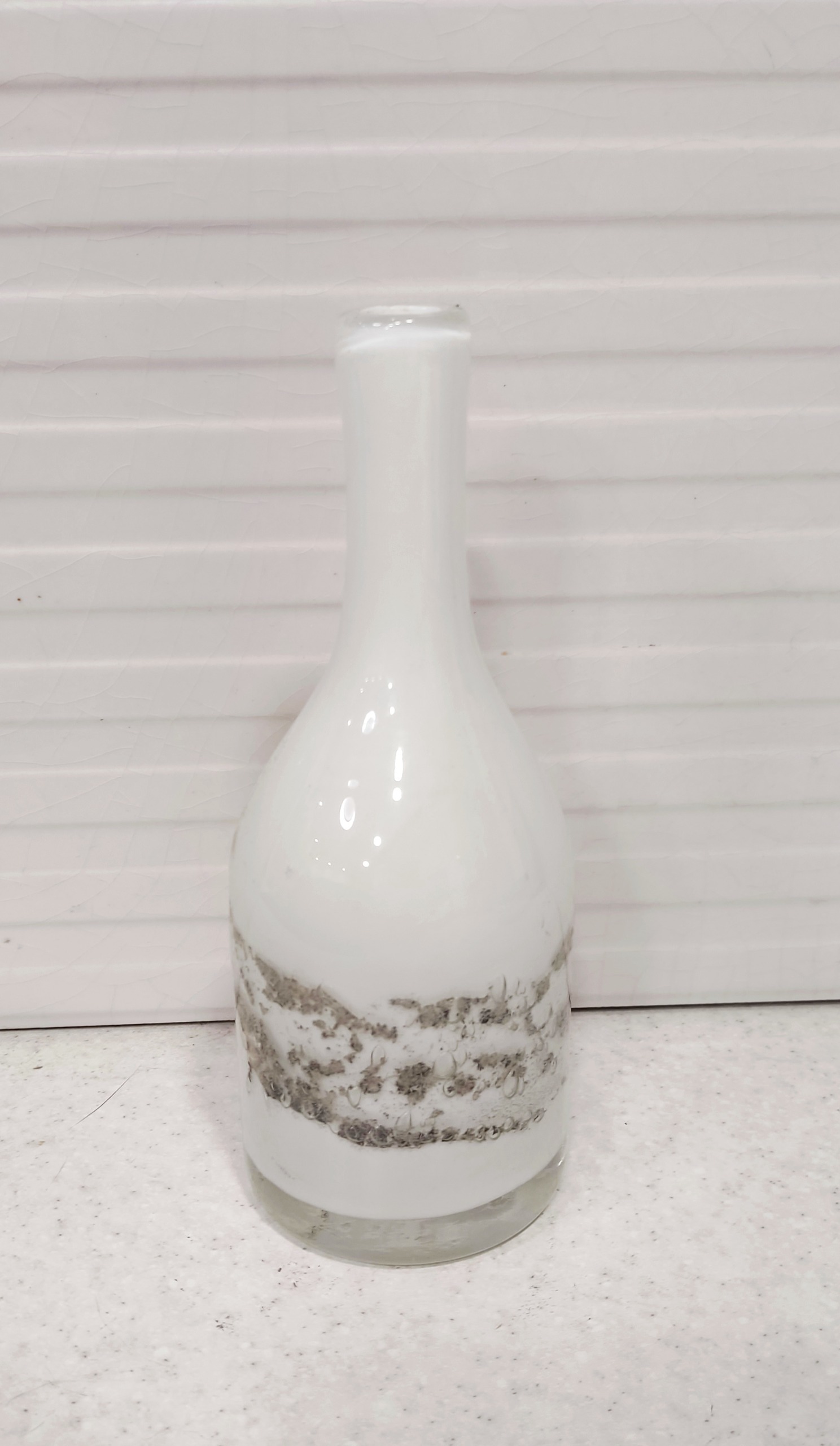 گلدان شیشه ای سفید