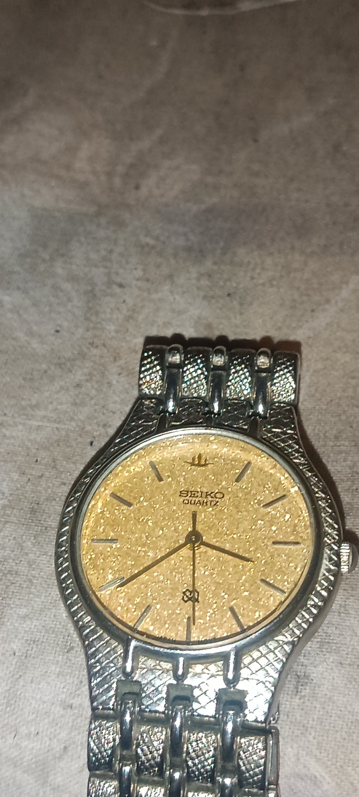 ساعت سیکو صفحه طلایی