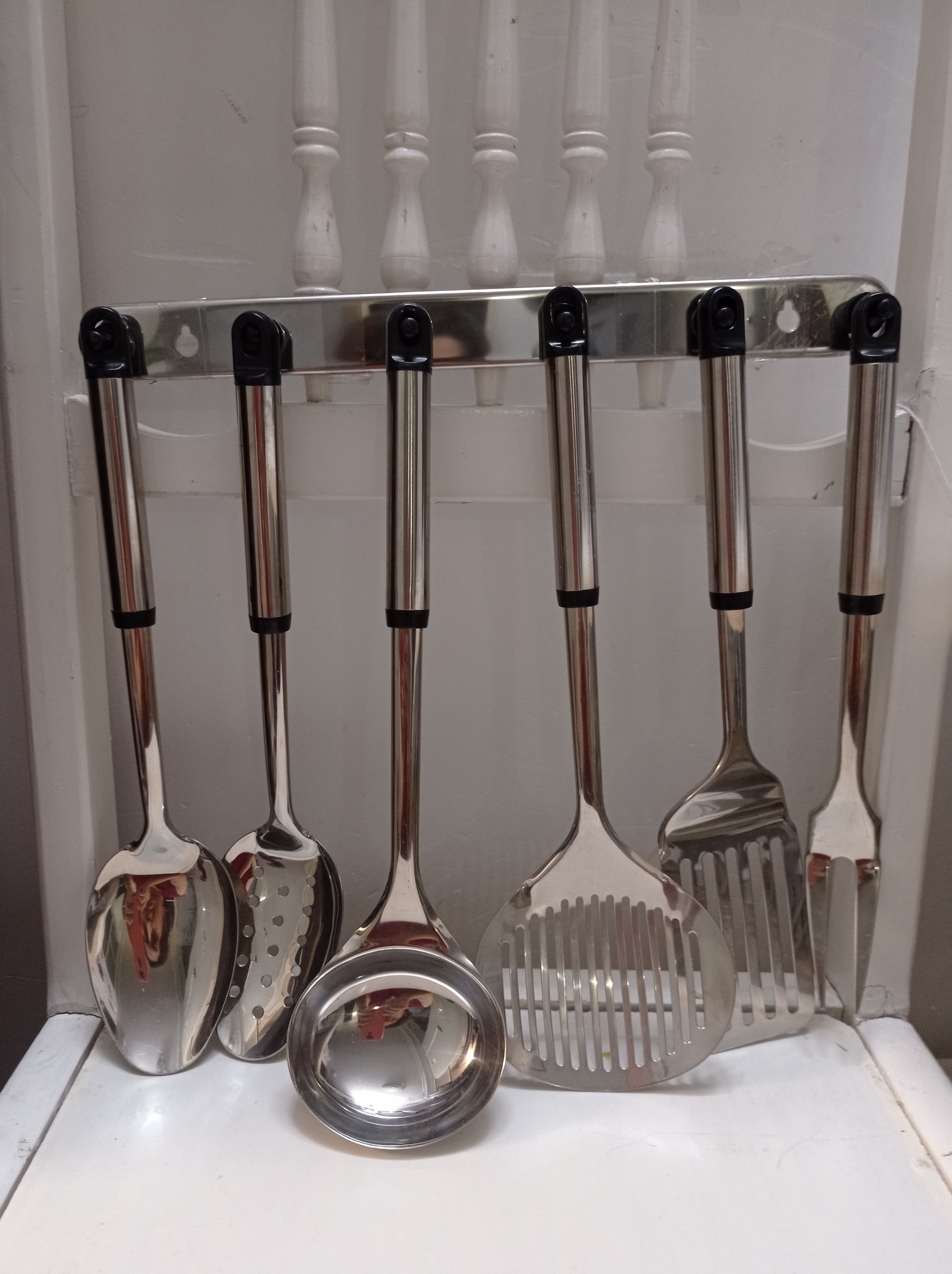 سرویس کفگیر وملاقه استیل inox ضخیم با آویز دیواری