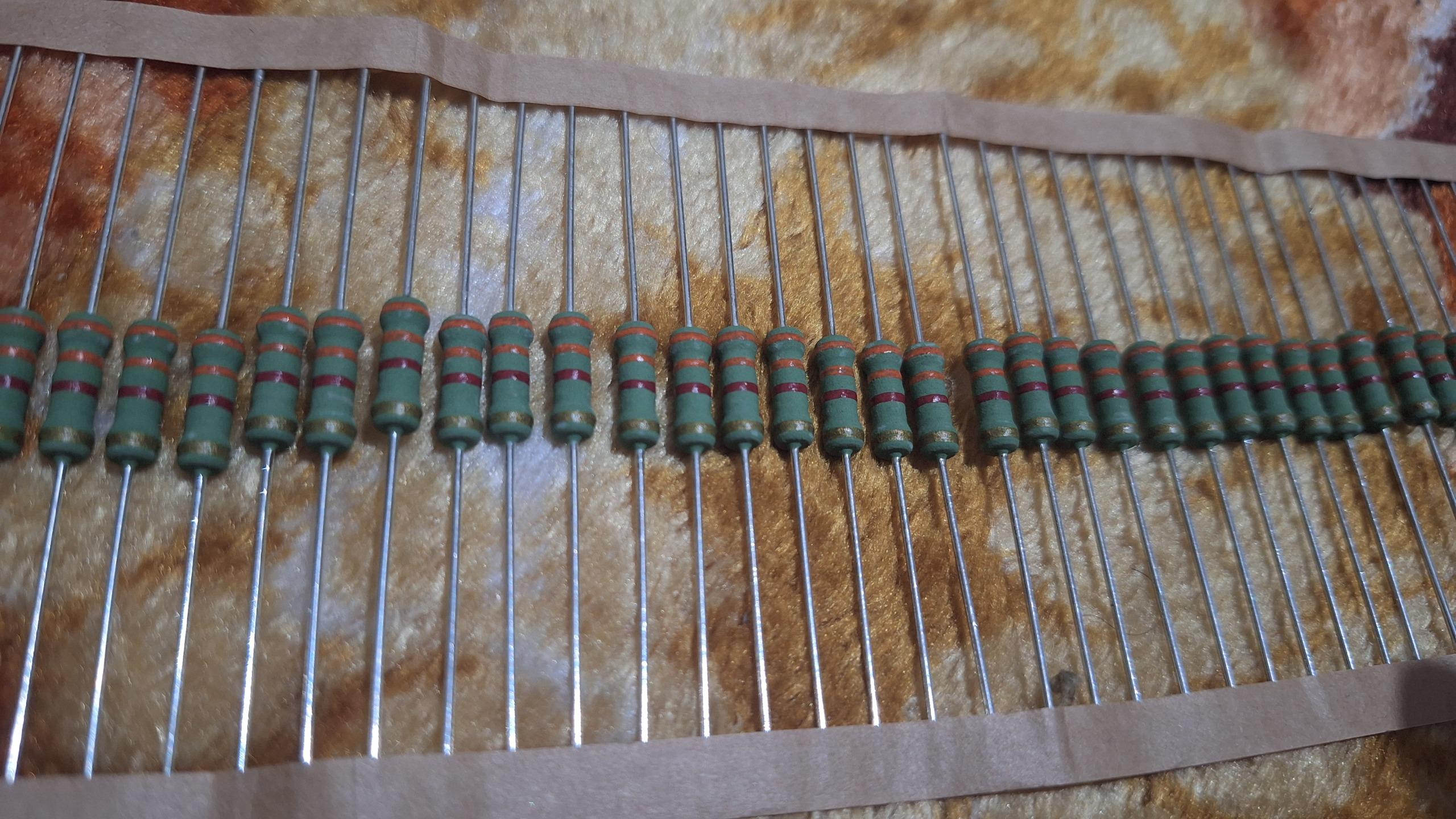 ده عدد مقاومت متال اکسید 3.3k 2W کره ای
