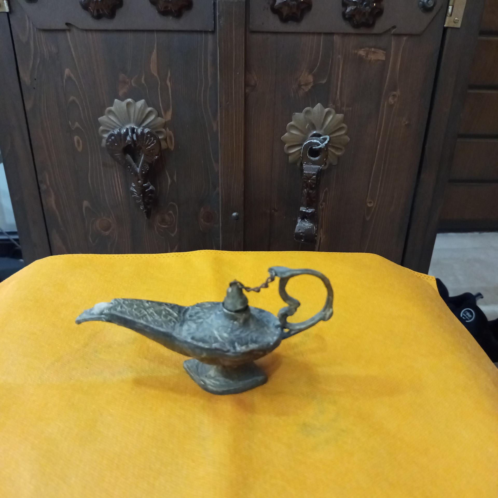 چراغ پیسوز قدیمی