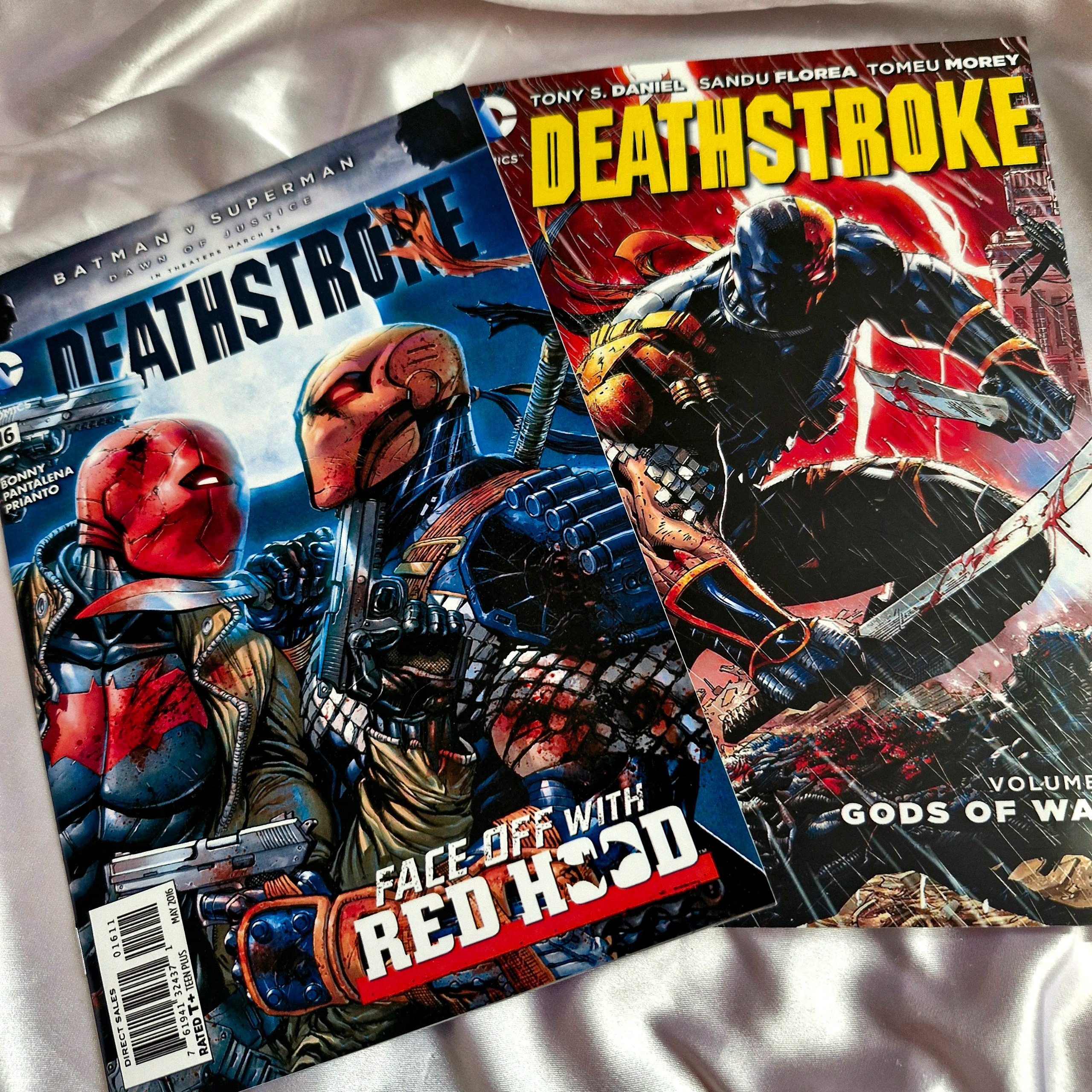 مجموعه کمیک Deathstroke vs red hood