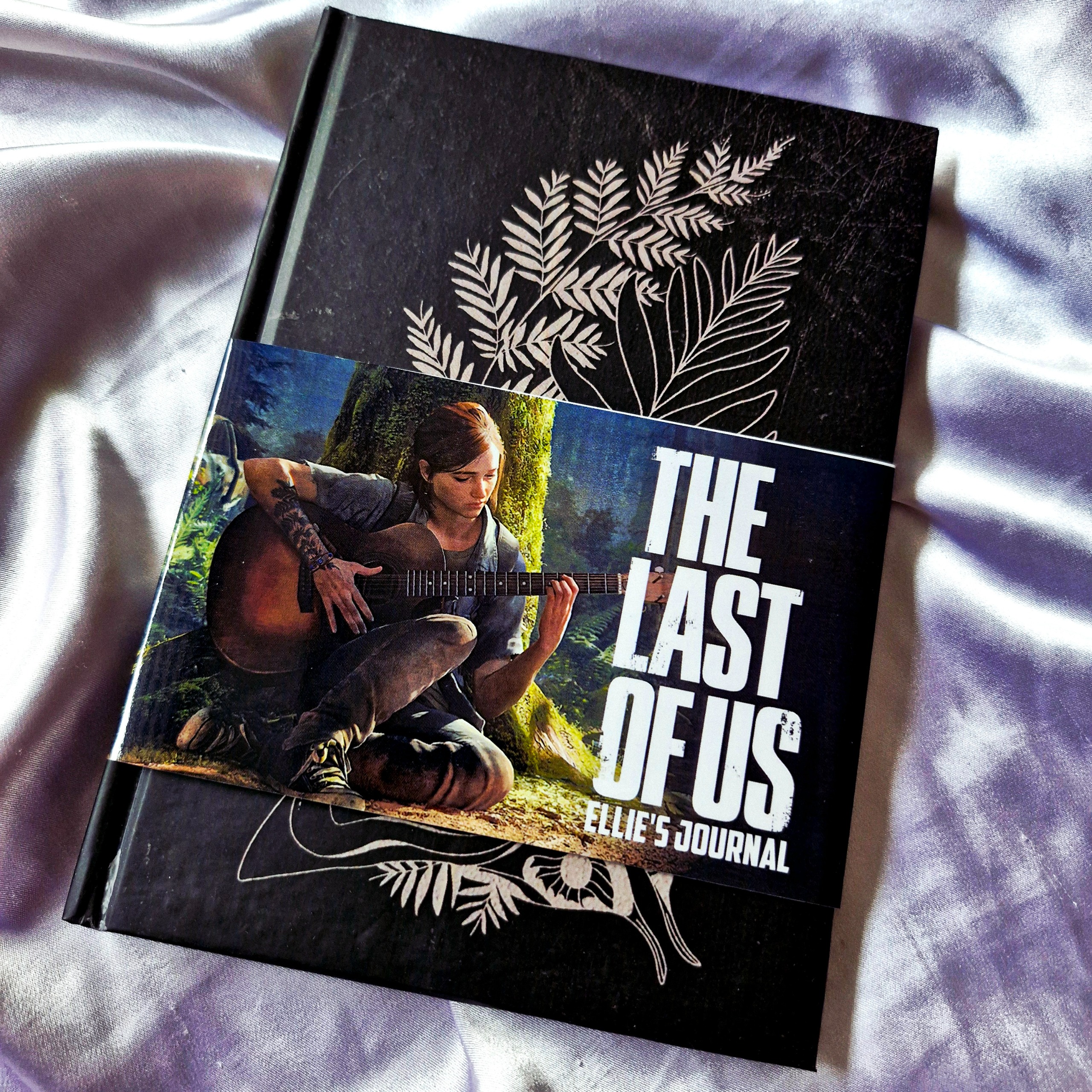 ژورنال اِلی لست اف اس همراه کاور The last of us