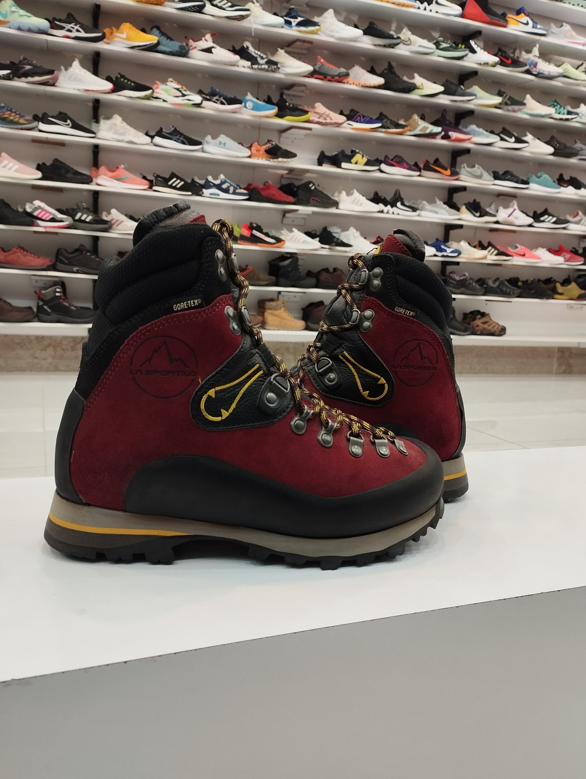 بوت اورجینال برند LA SPORTIVA سایز39