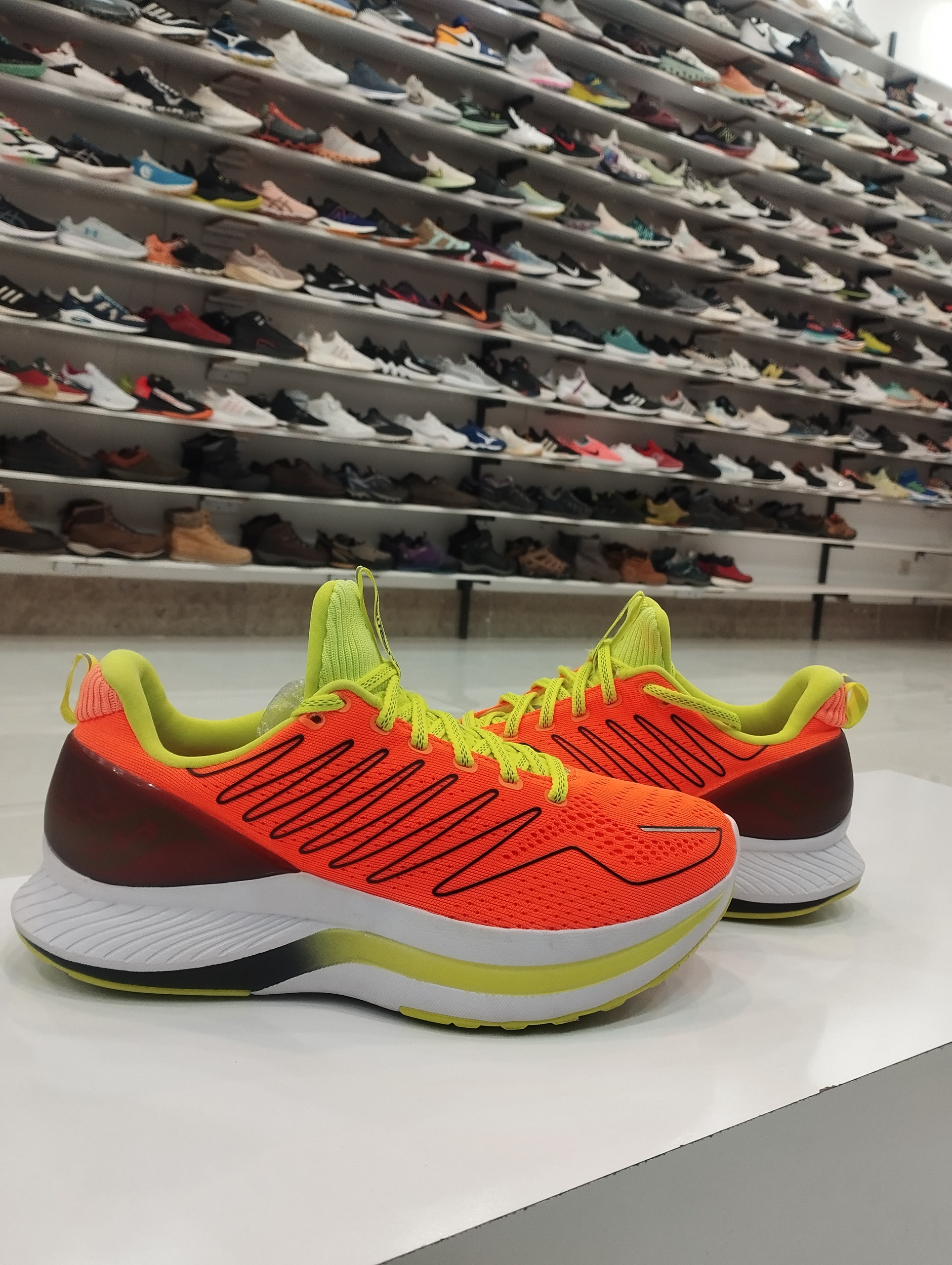 کتونی اورجینال برند Saucony سایز41