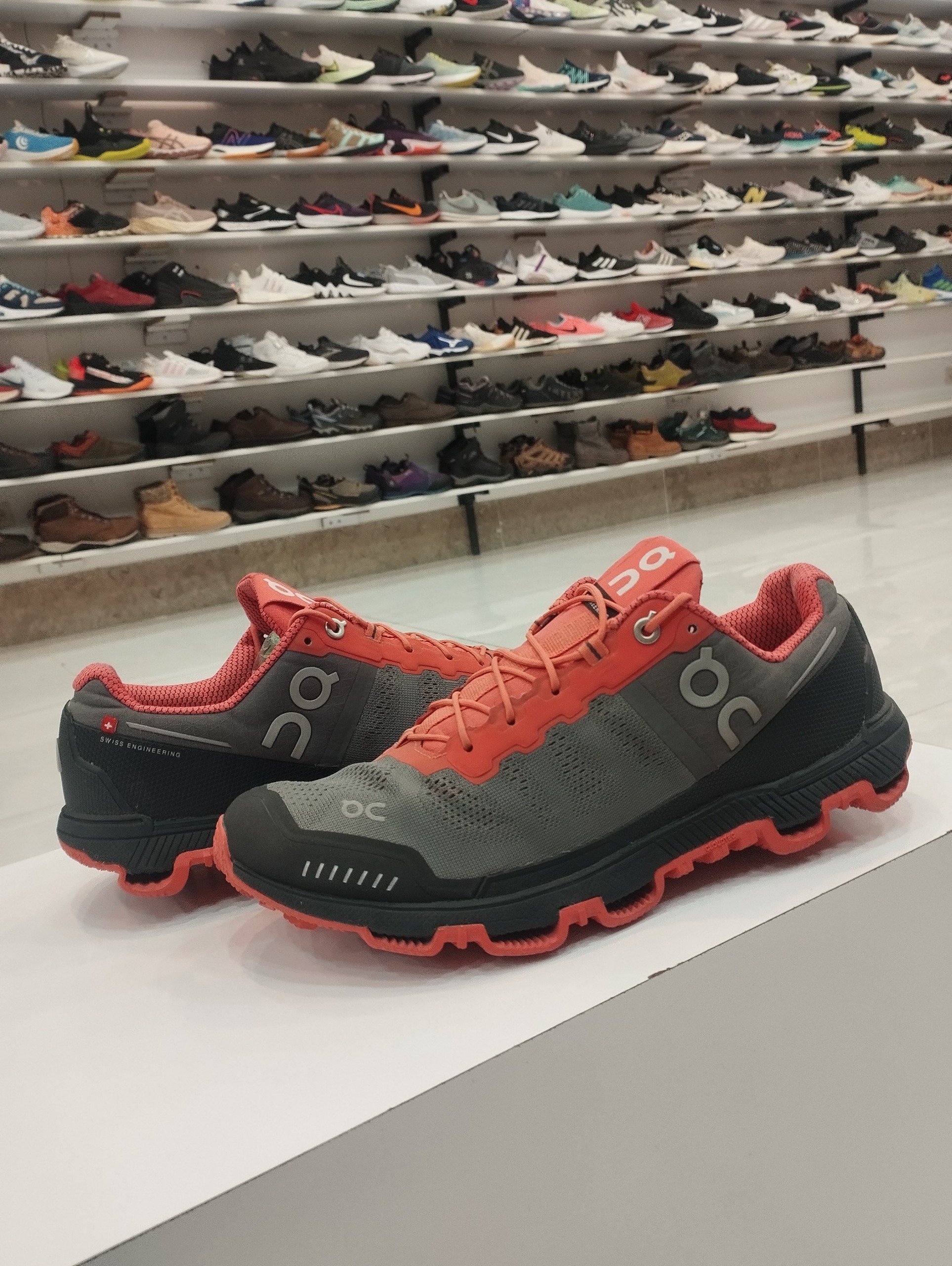 کفش اورجینال برند ENGINEERING سایز 40.5