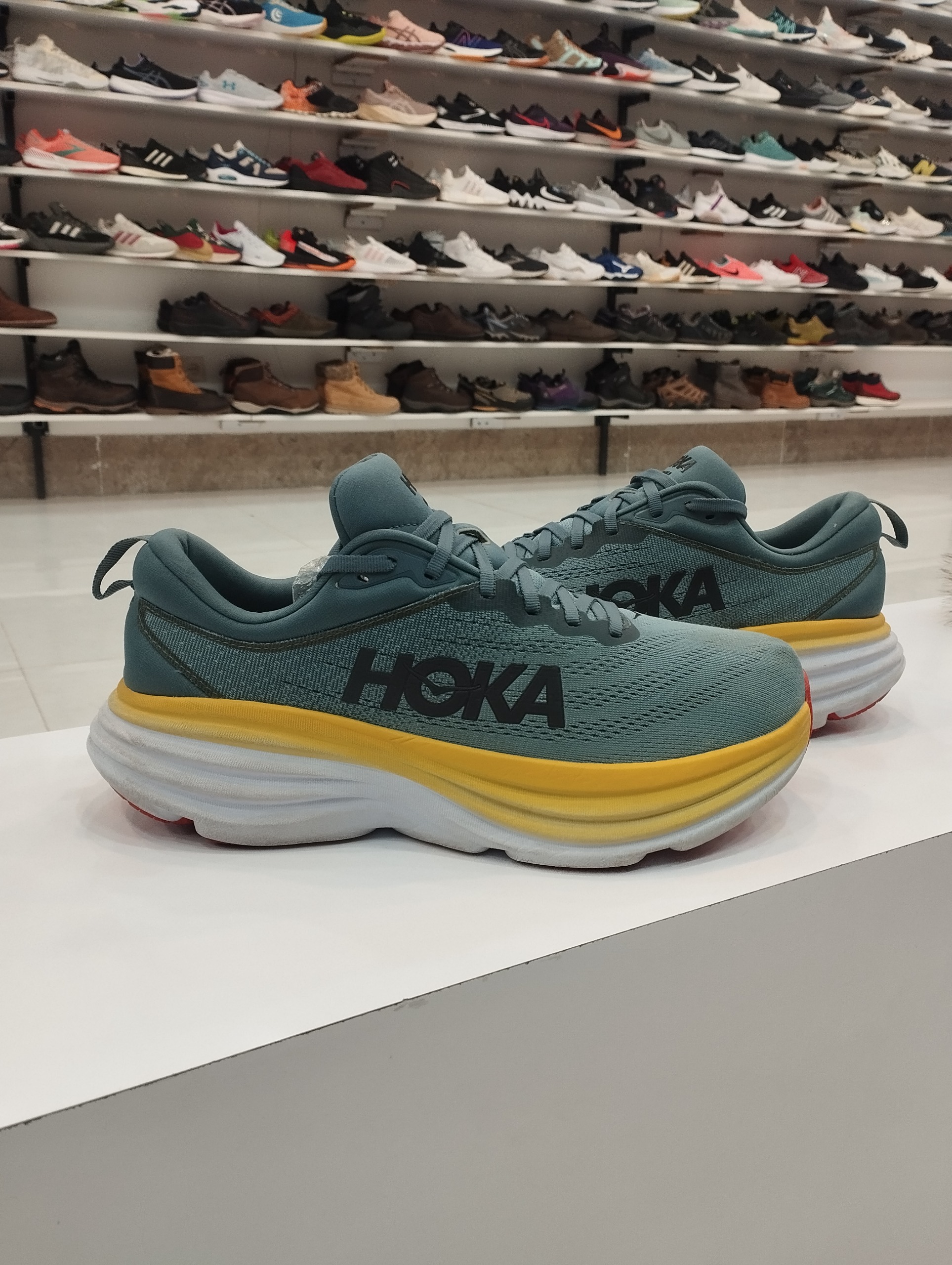 کفش اورجینال برند HOKA سایز 45