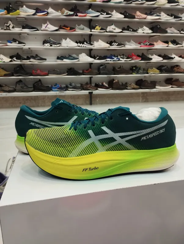 کفش کتونی اورجینال برند asics سایز 44.5
