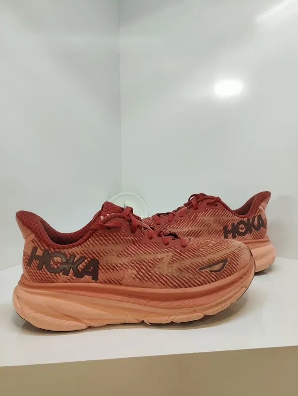 کتونی اورجینال برند HOKA سایز 38