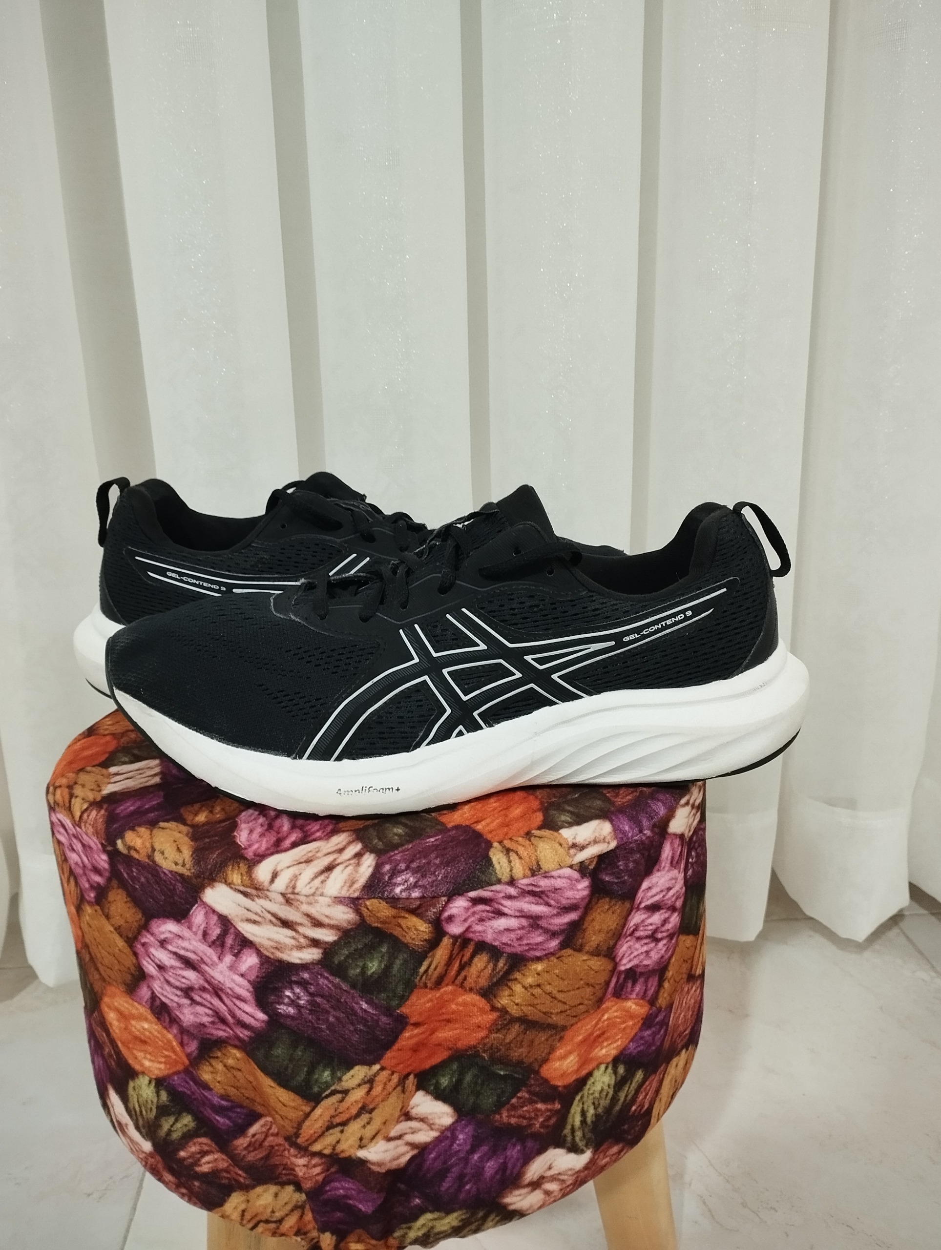 کتونی اورجینال برند ASICS سایز 43.5