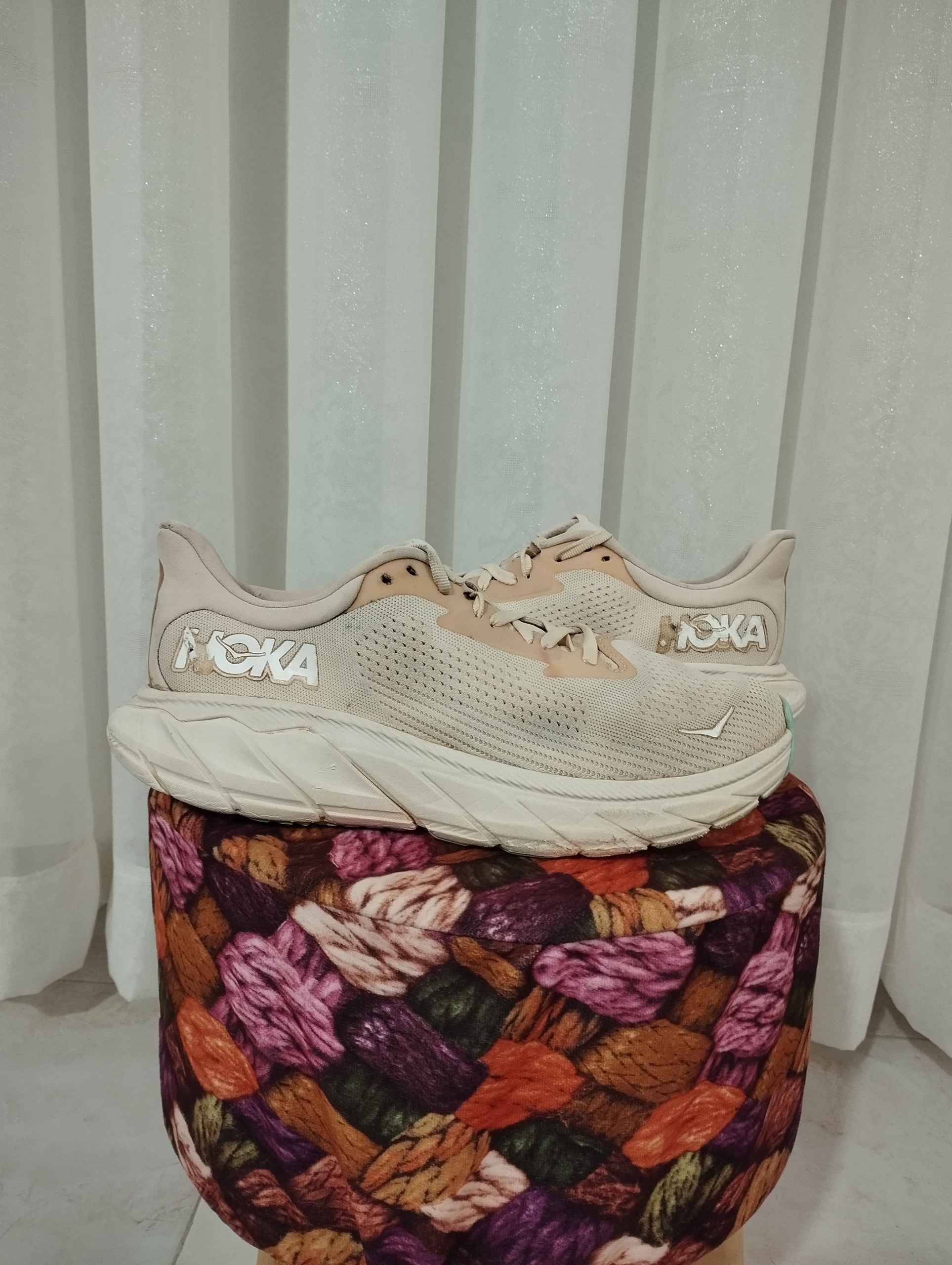 کتونی اورجینال برند HOKA سایز 40.5