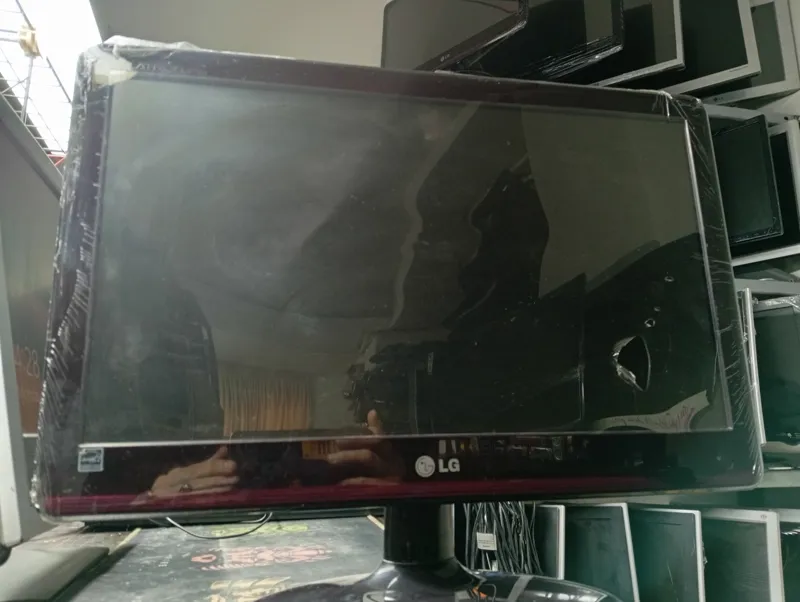 مانیتور 19" LED لمسی