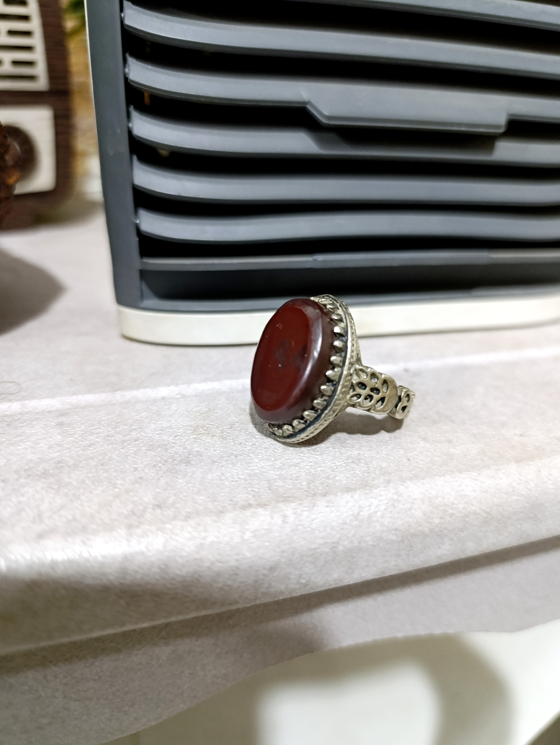 انگشتر بی تکرار حدید قرمز