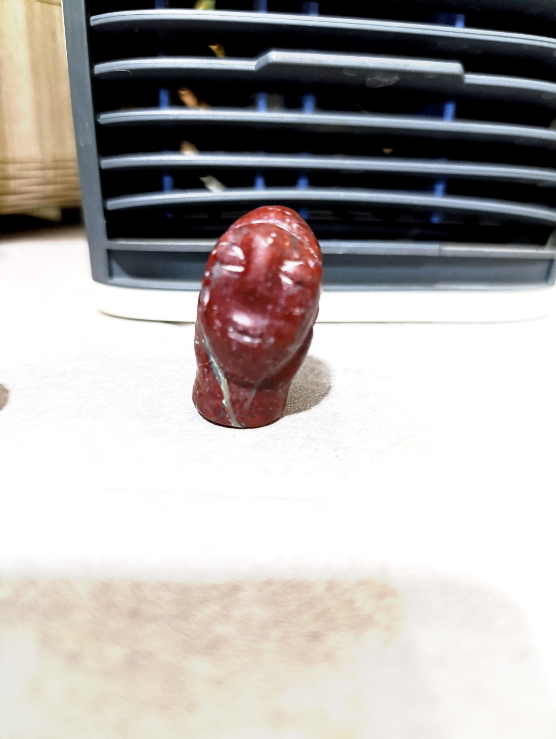 سنگ تراش خورده زیبا معروف به قان داش. توضیحات