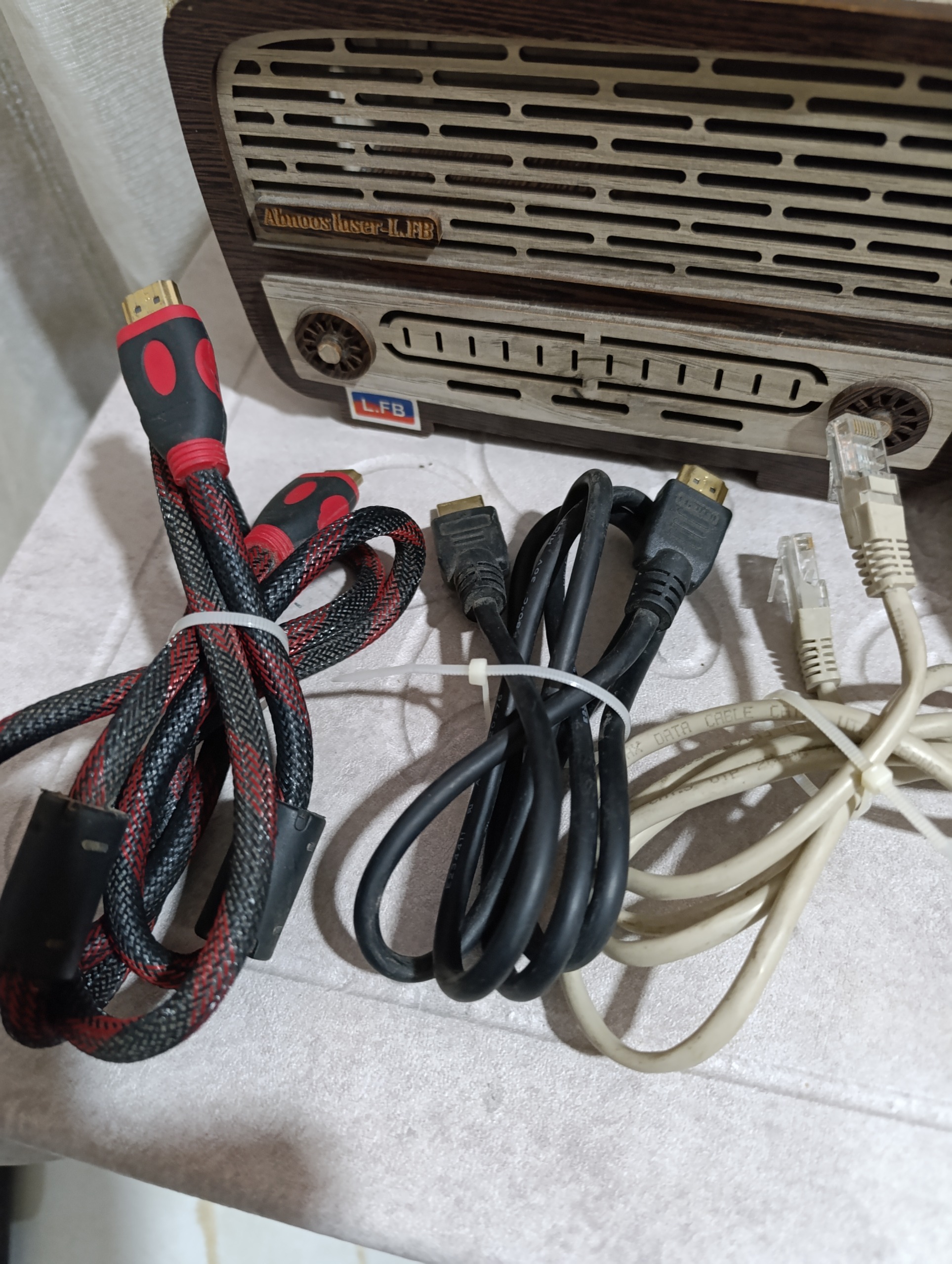 کابل HDMiو وایرلس و تعداد دیگری تو