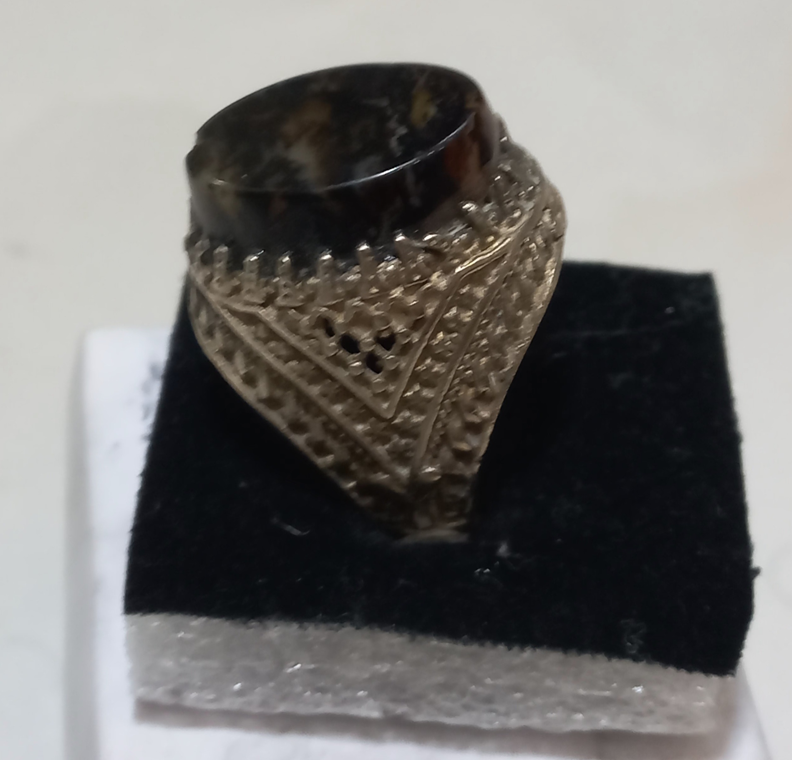 انگشتر یشم قدیمئ