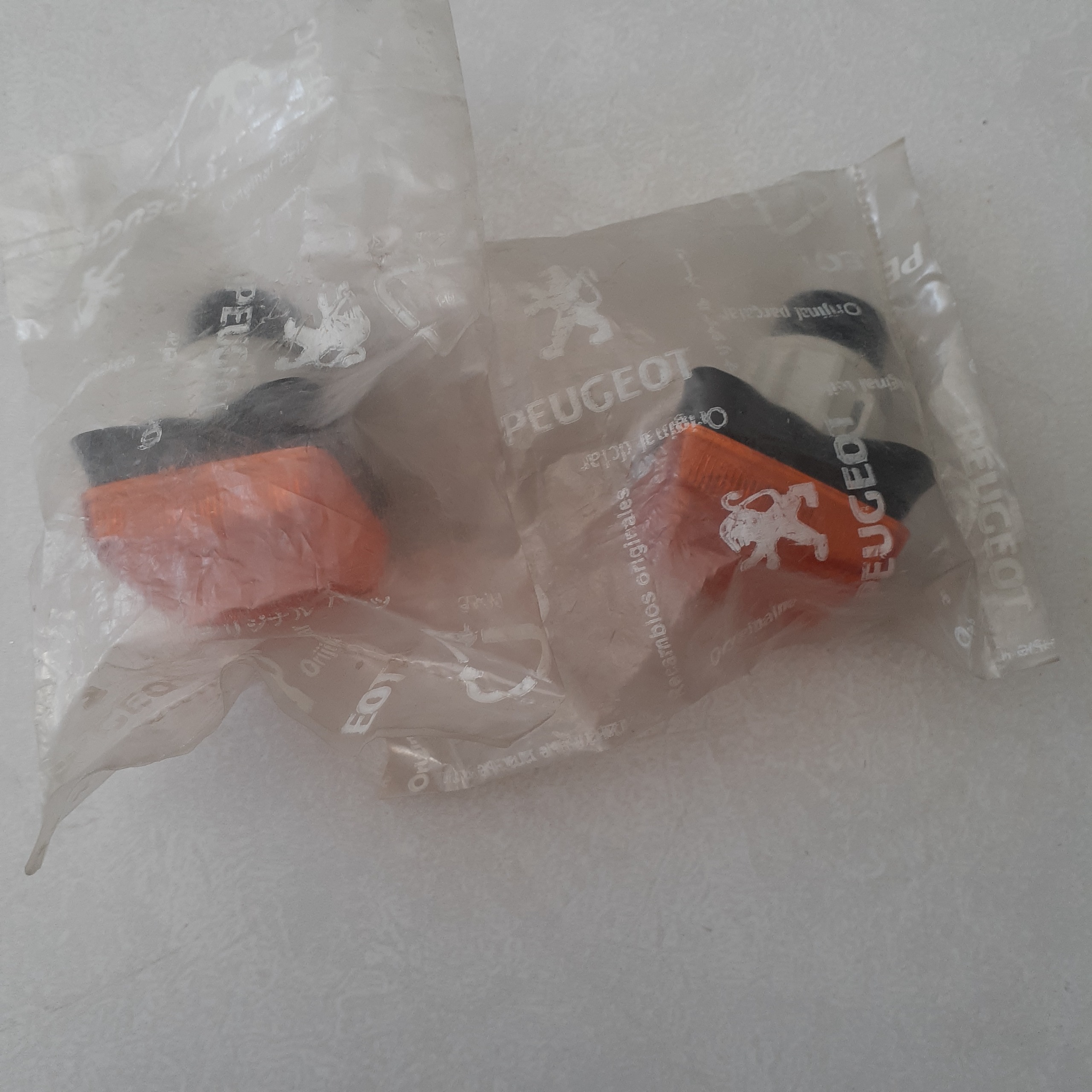 هرعدد راهنمای روی گلگیر 405 و پارس نارنجی