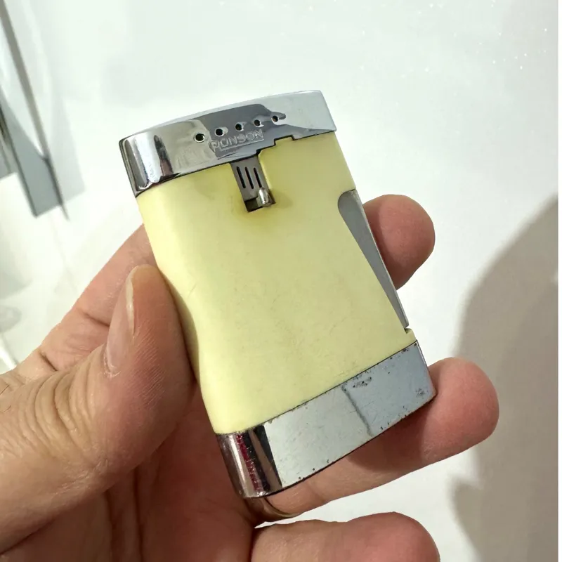 فندک رونسون کومت سفید