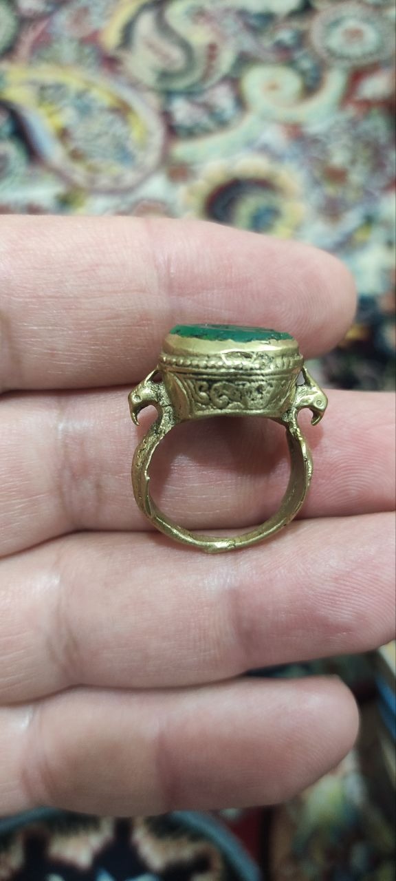 انگشتر نشاندار قدمتدار