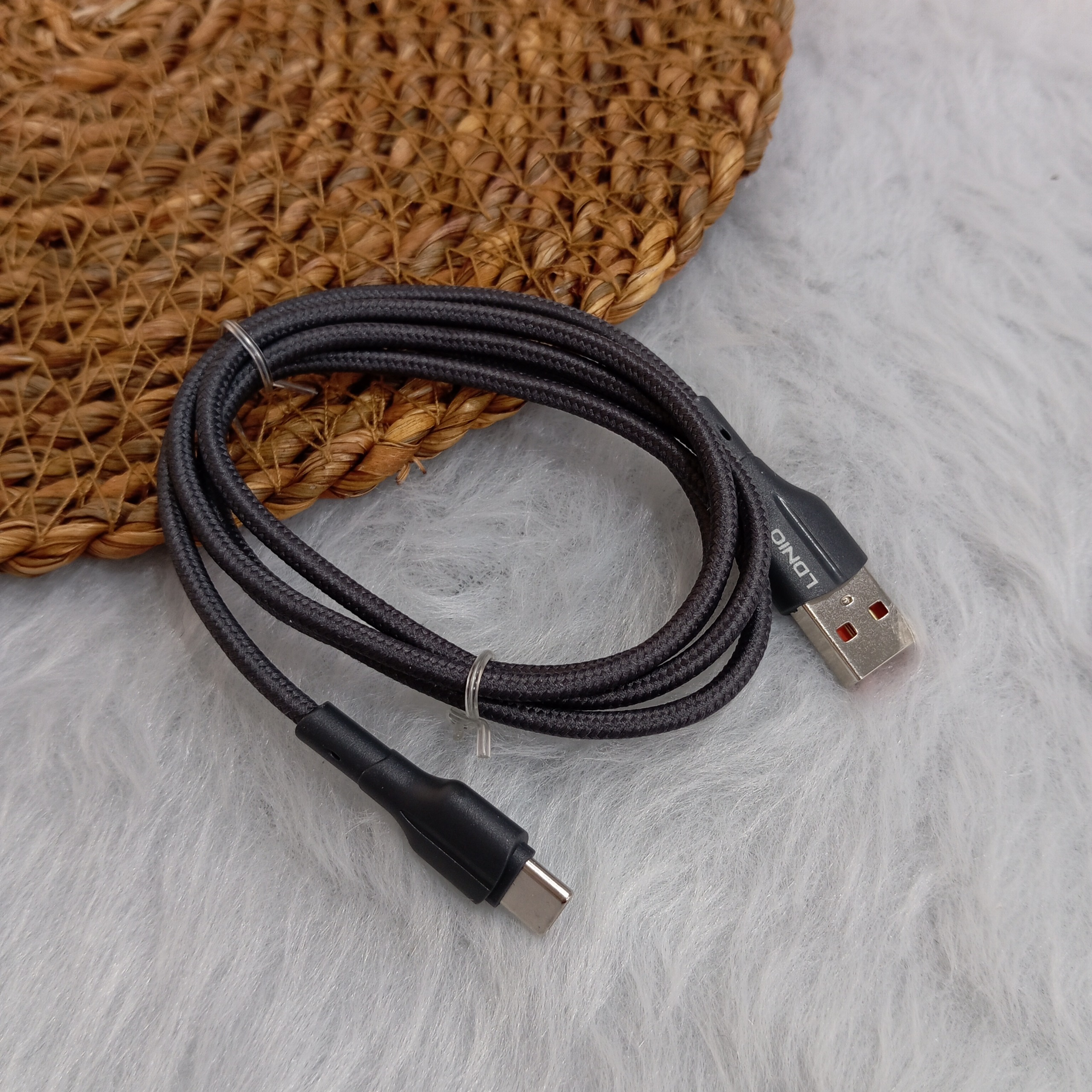 کابل شارژ و انتقال داده تایپC مدل LDNIO LS851