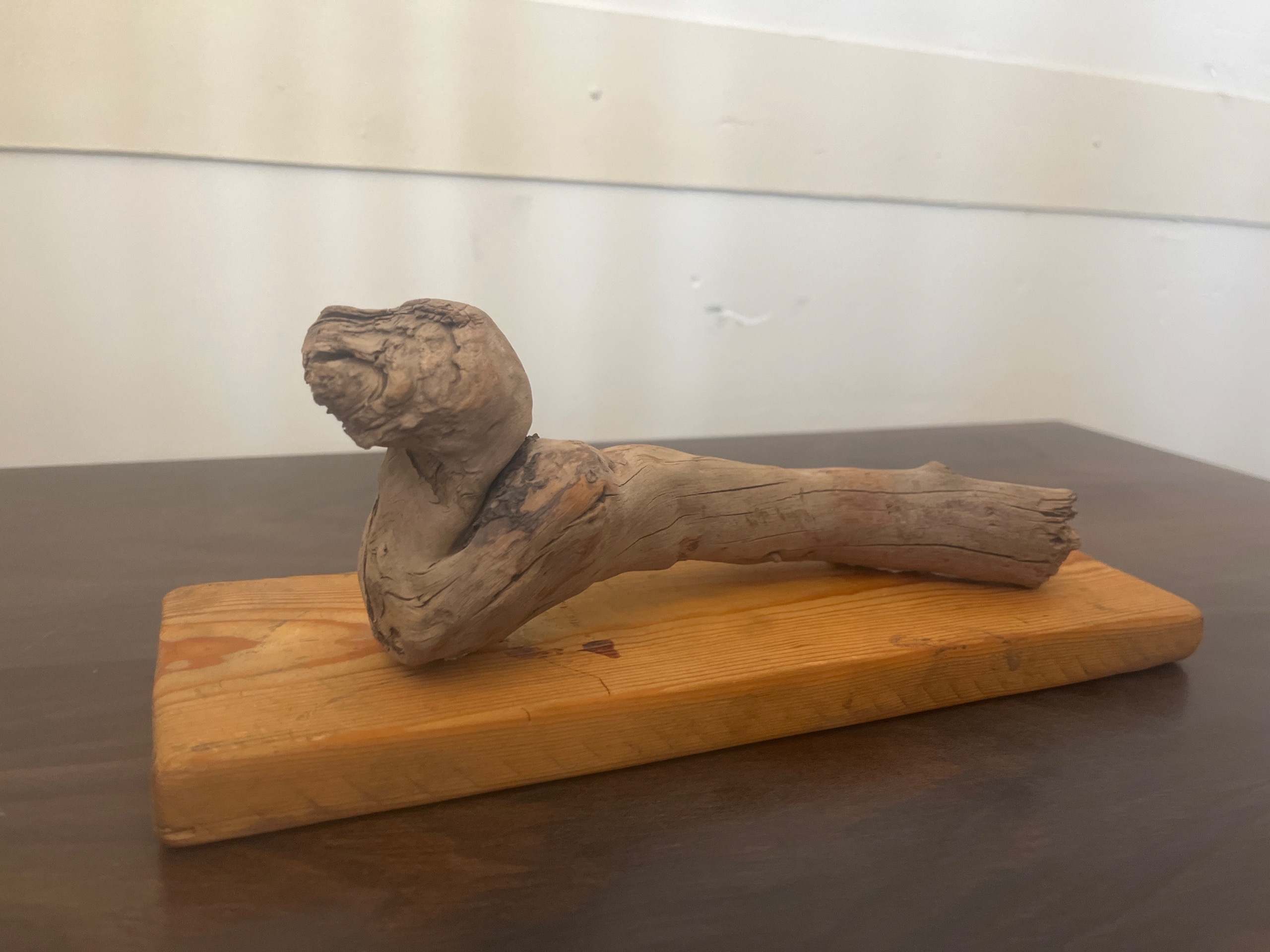 مجسمه چوبی طرح شیر دستساز