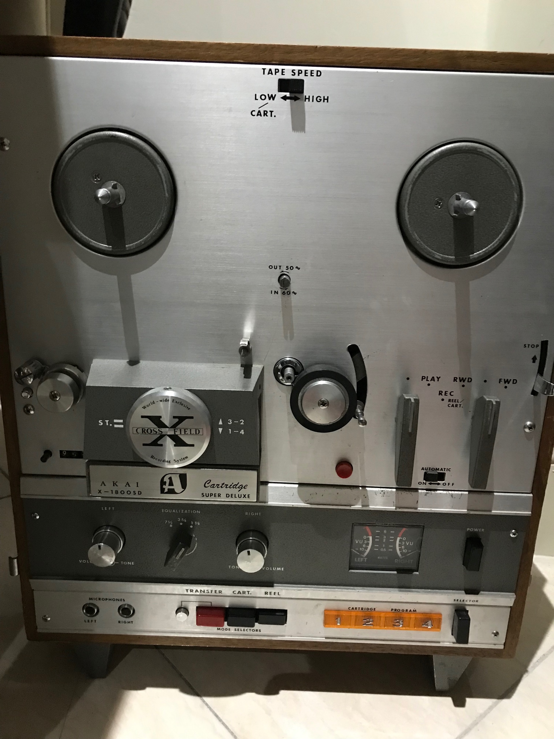 ریل اکایی x1800