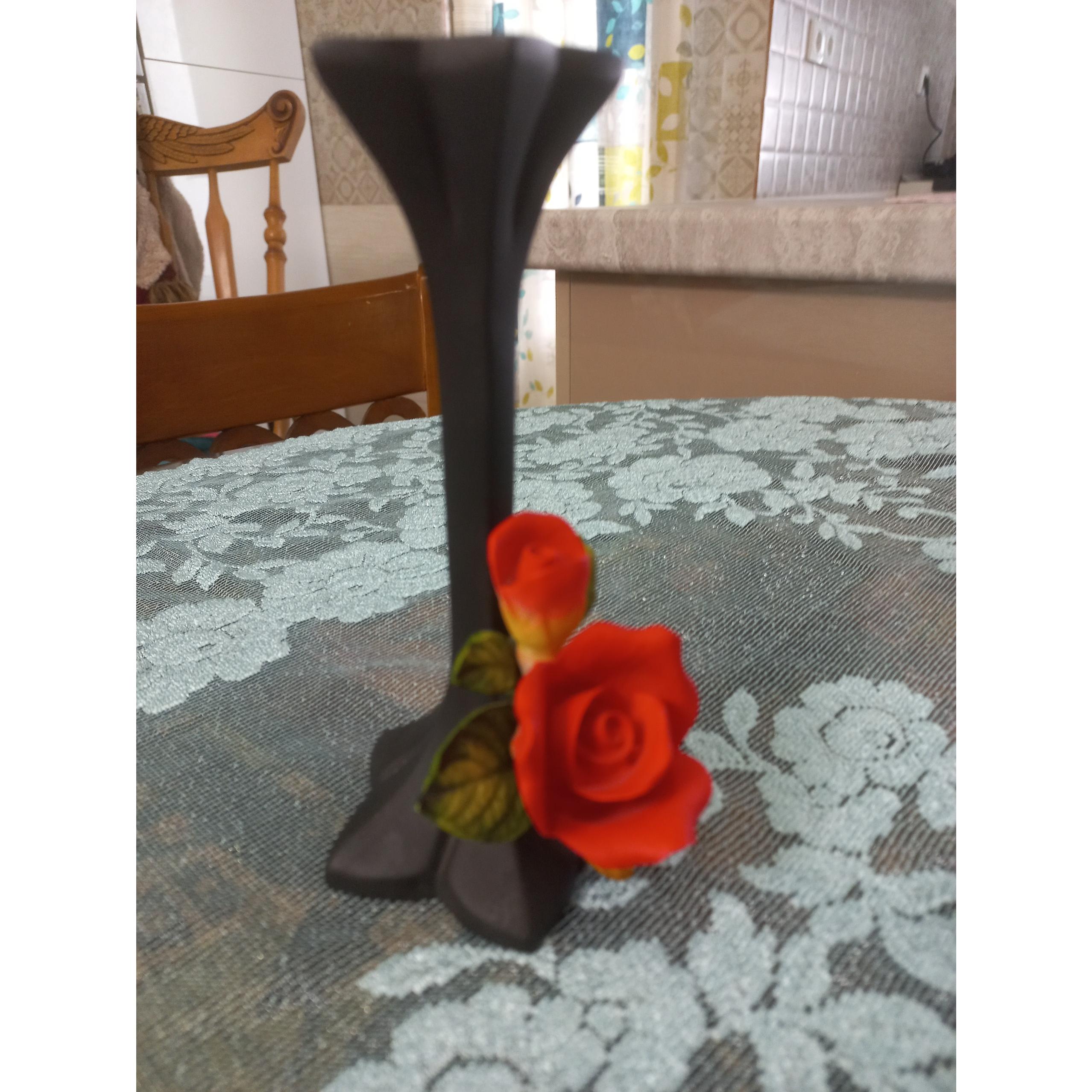 جاشمعی تک شعله. طرح گل رز