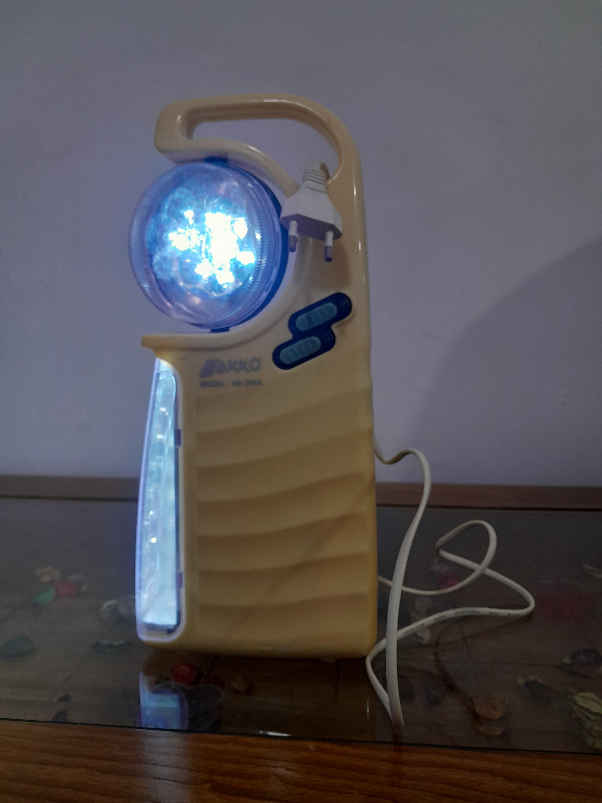 چراق شارژی Akko
