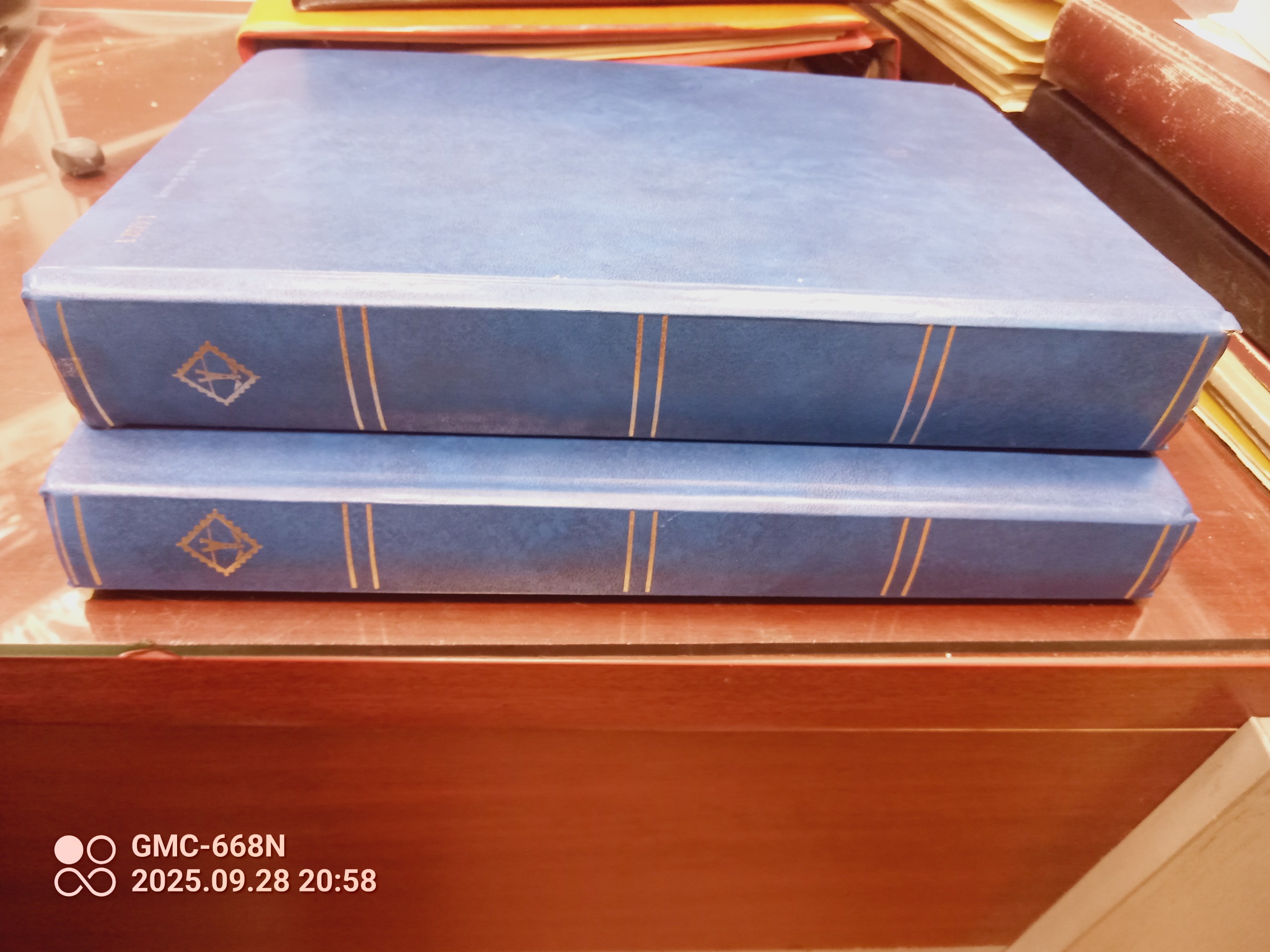 2جلد آلبوم آلمانی اصل32و24برگ مناسب مناطق مرطوب