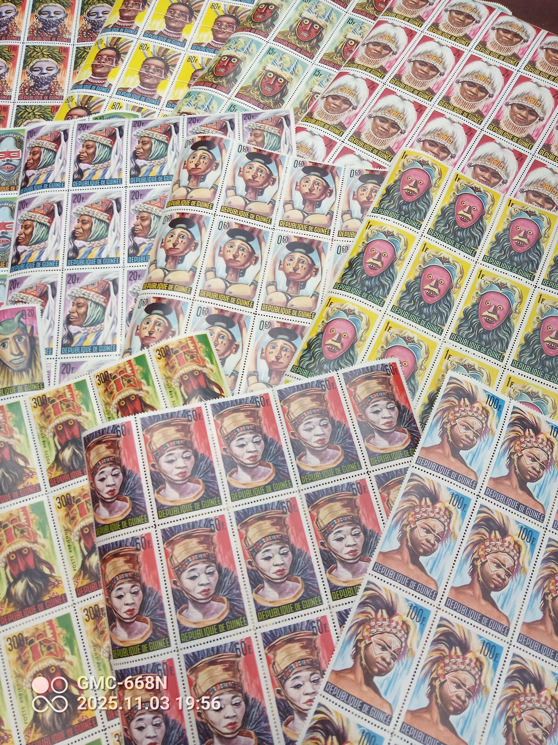 آفریقا سری کامل 300تمبرباچسب بیمهرسال1965