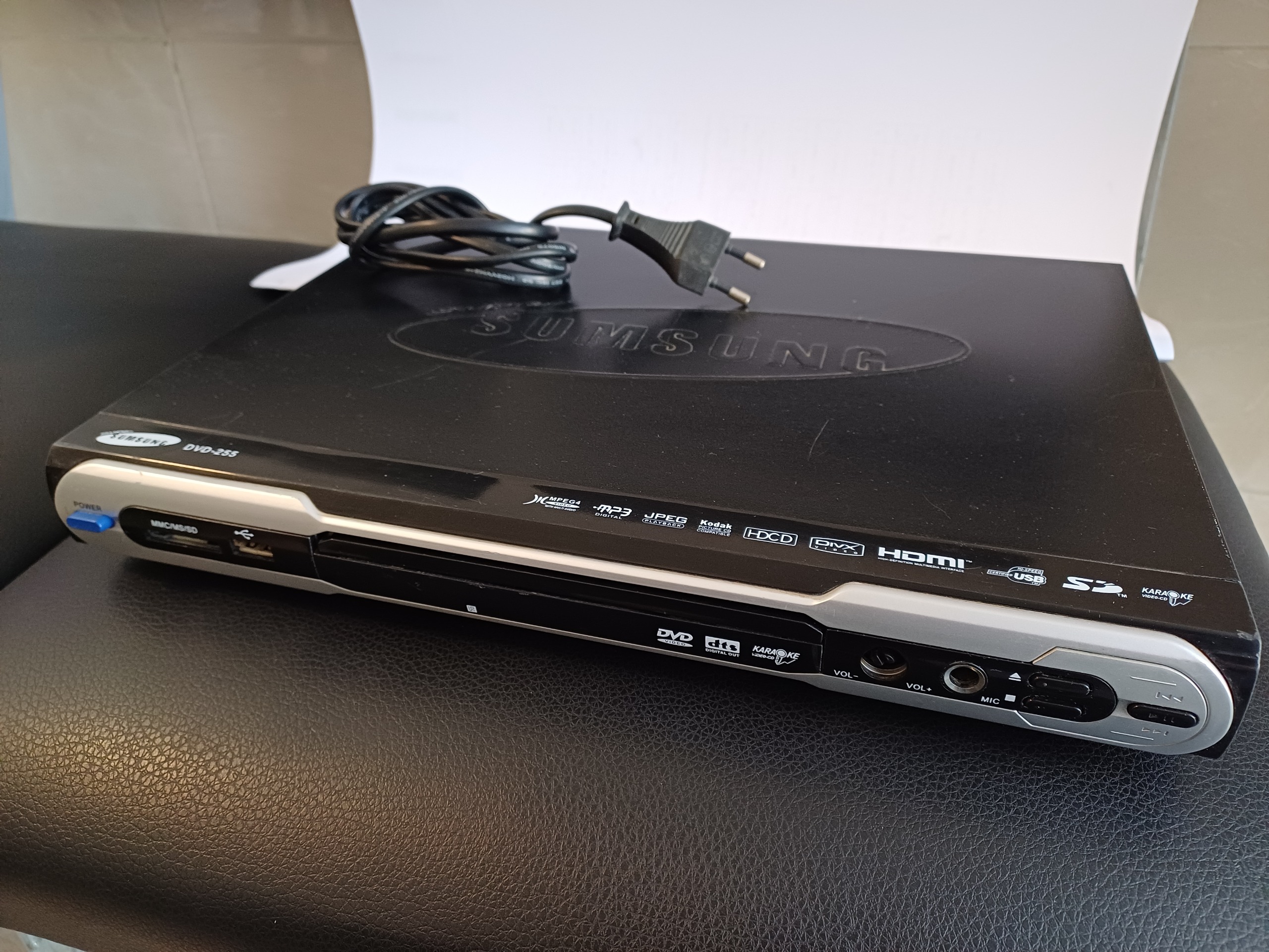 دستگاه پخش DVD