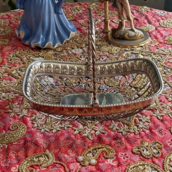 سبد دستهدار مارکدار