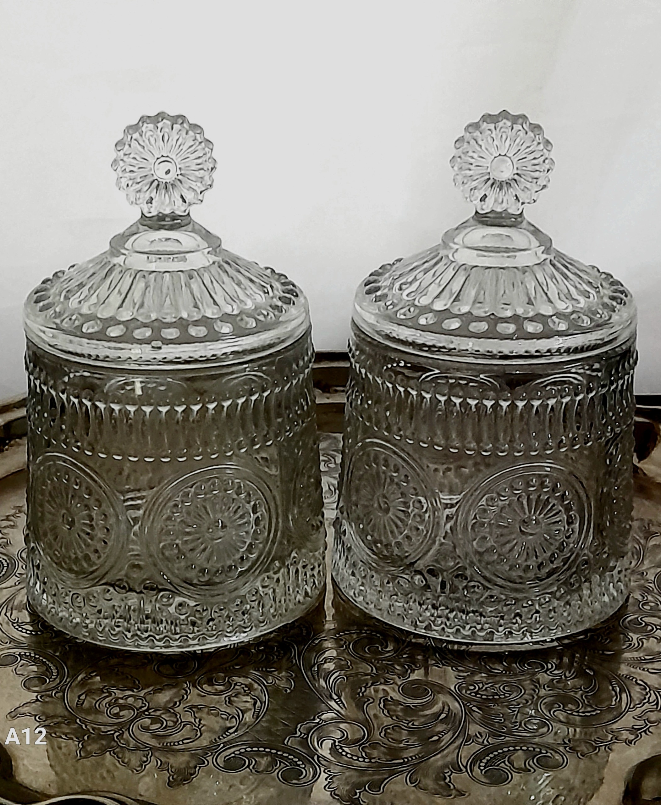 قندان یا بانکه درب دار شیشه ای