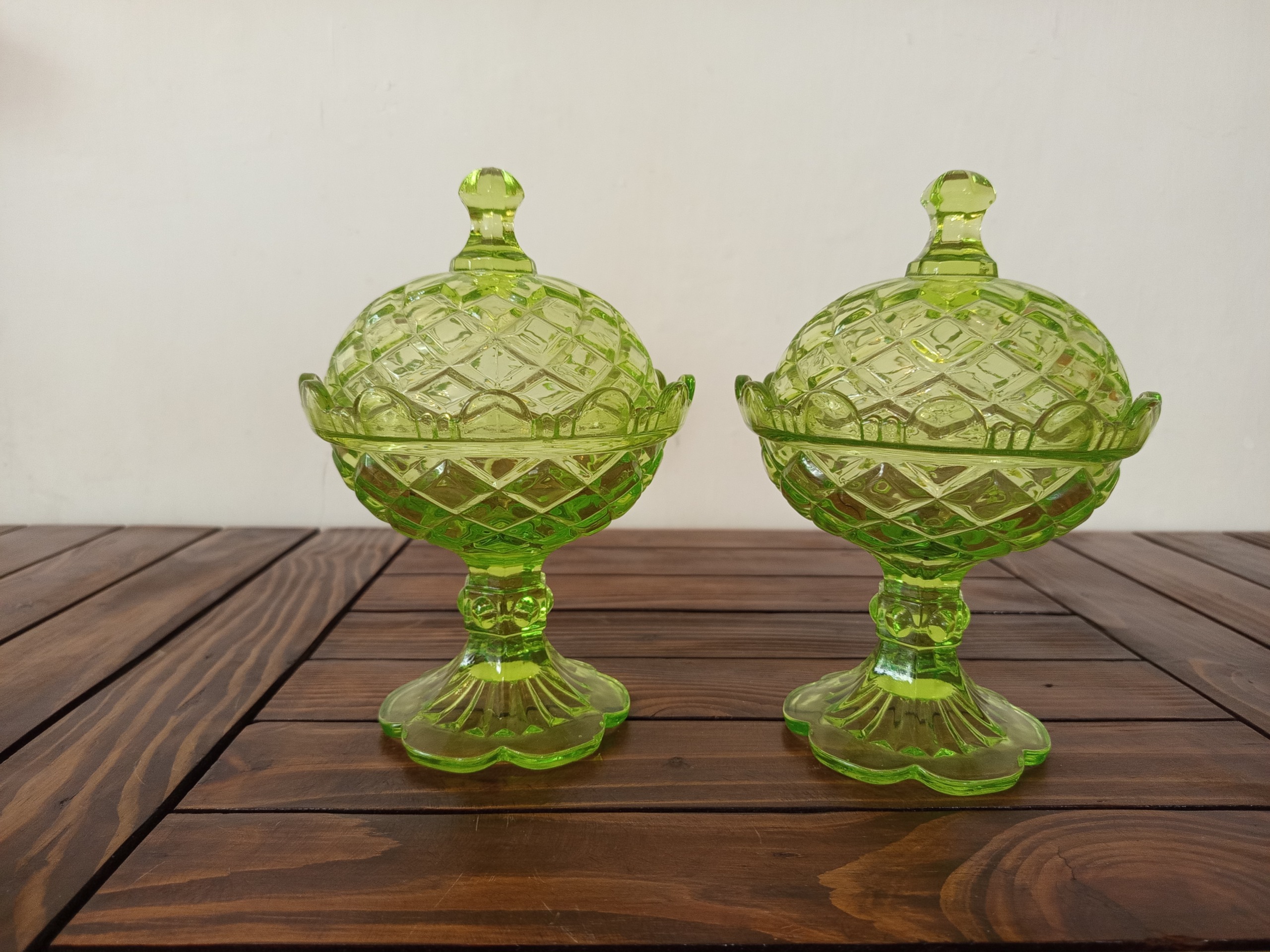 شکلات خوری رنگی